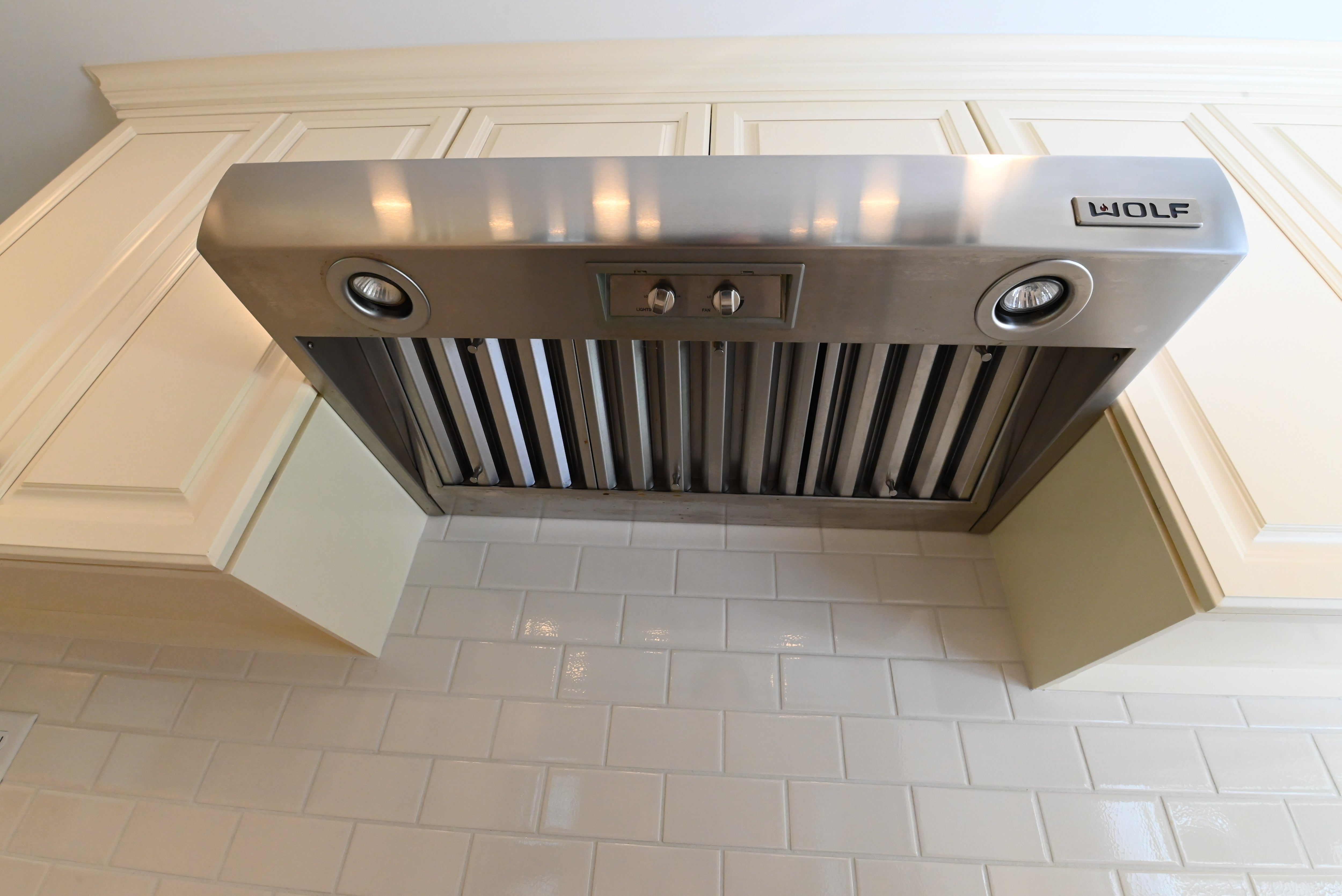 "The Windrush" Traditional Light Cream Kitchen with Island & Appliances
