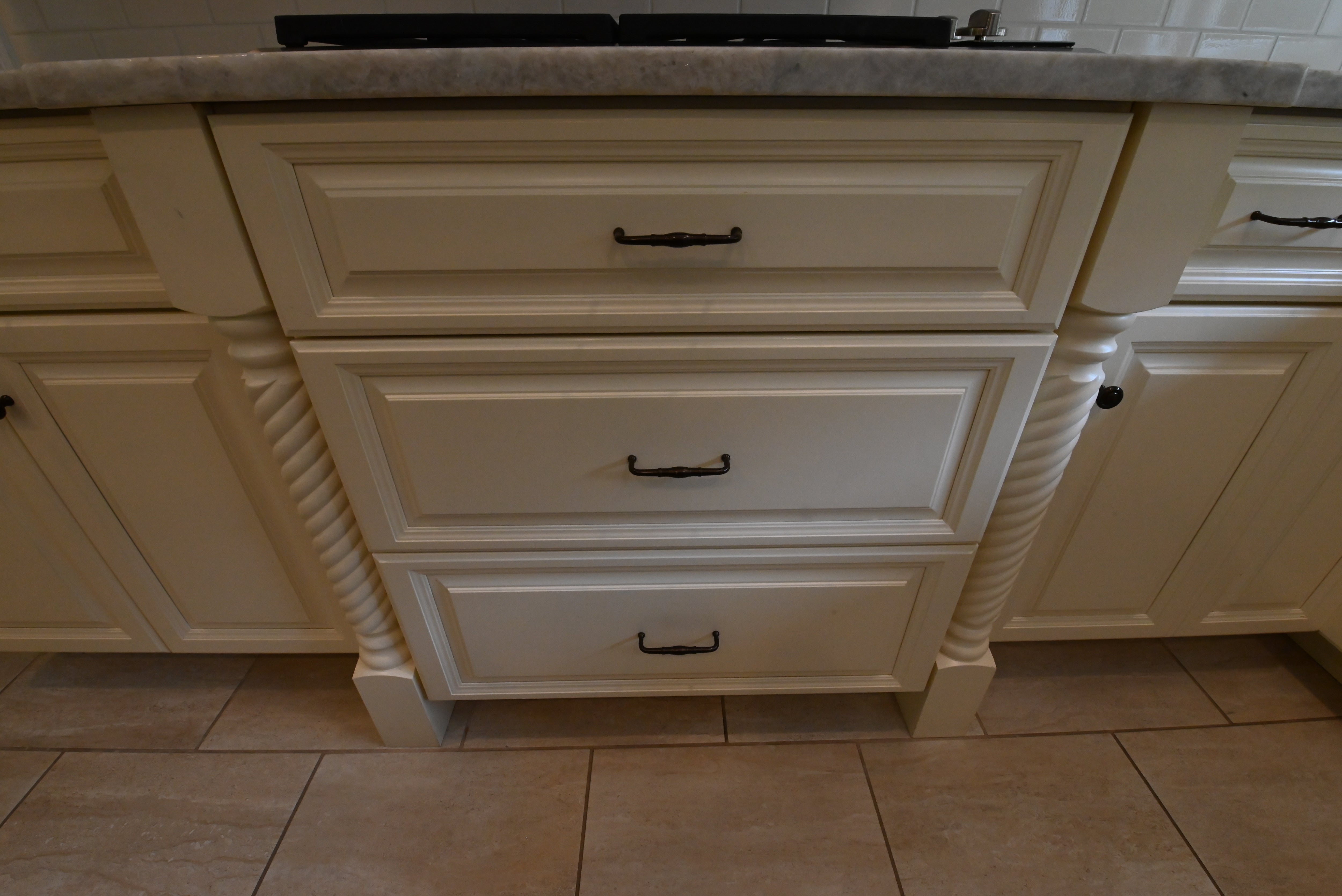 "The Windrush" Traditional Light Cream Kitchen with Island & Appliances