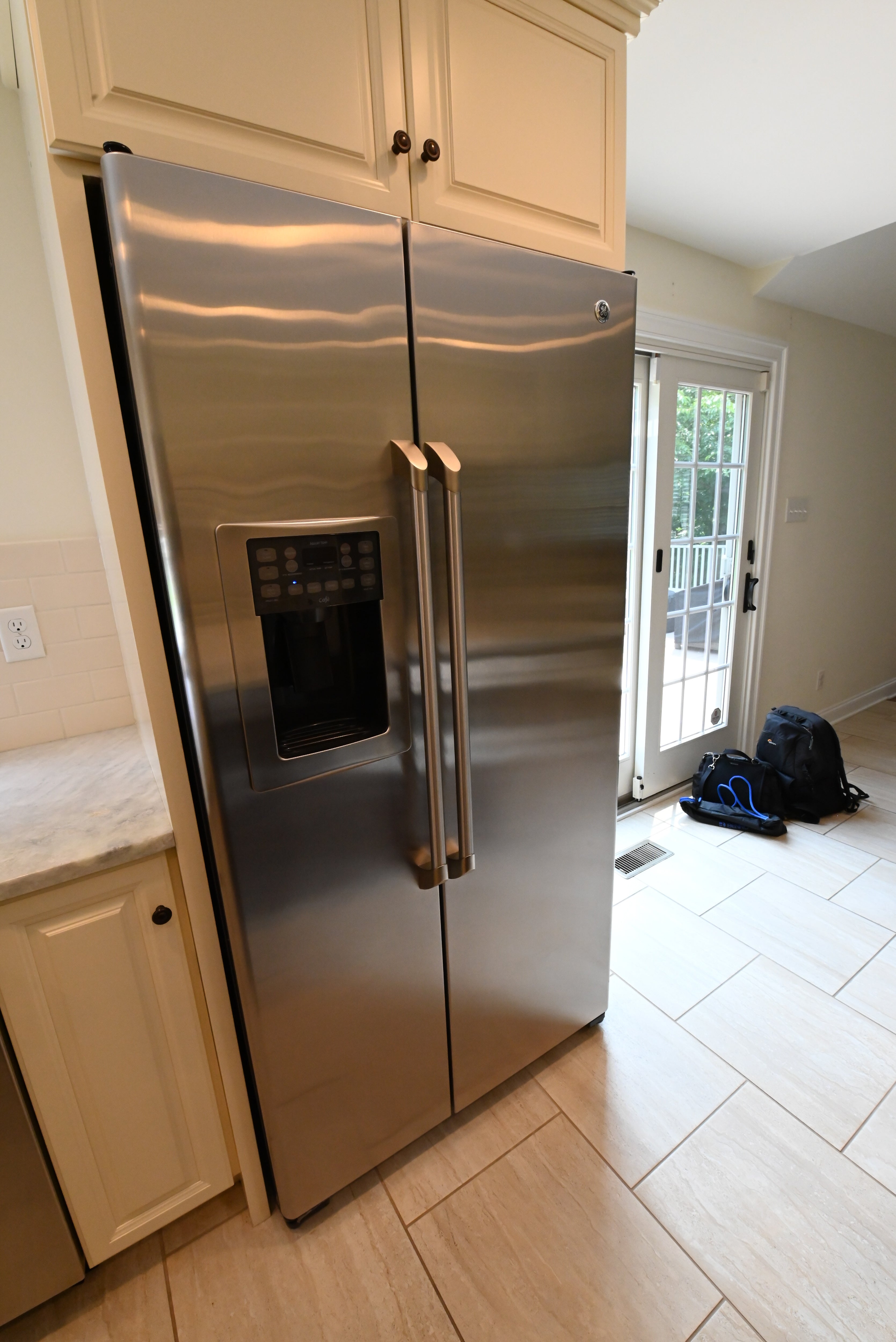 "The Windrush" Traditional Light Cream Kitchen with Island & Appliances
