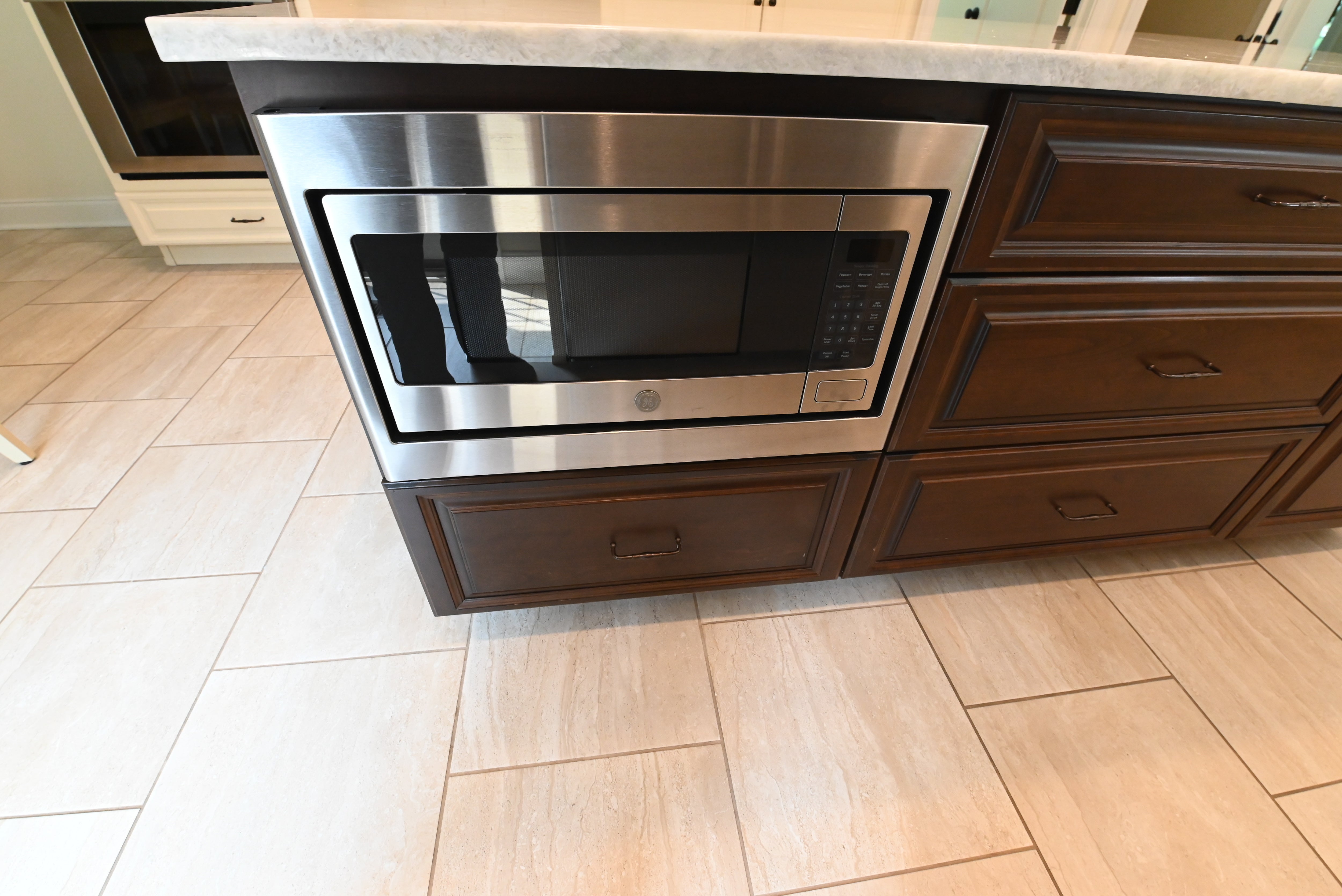 "The Windrush" Traditional Light Cream Kitchen with Island & Appliances