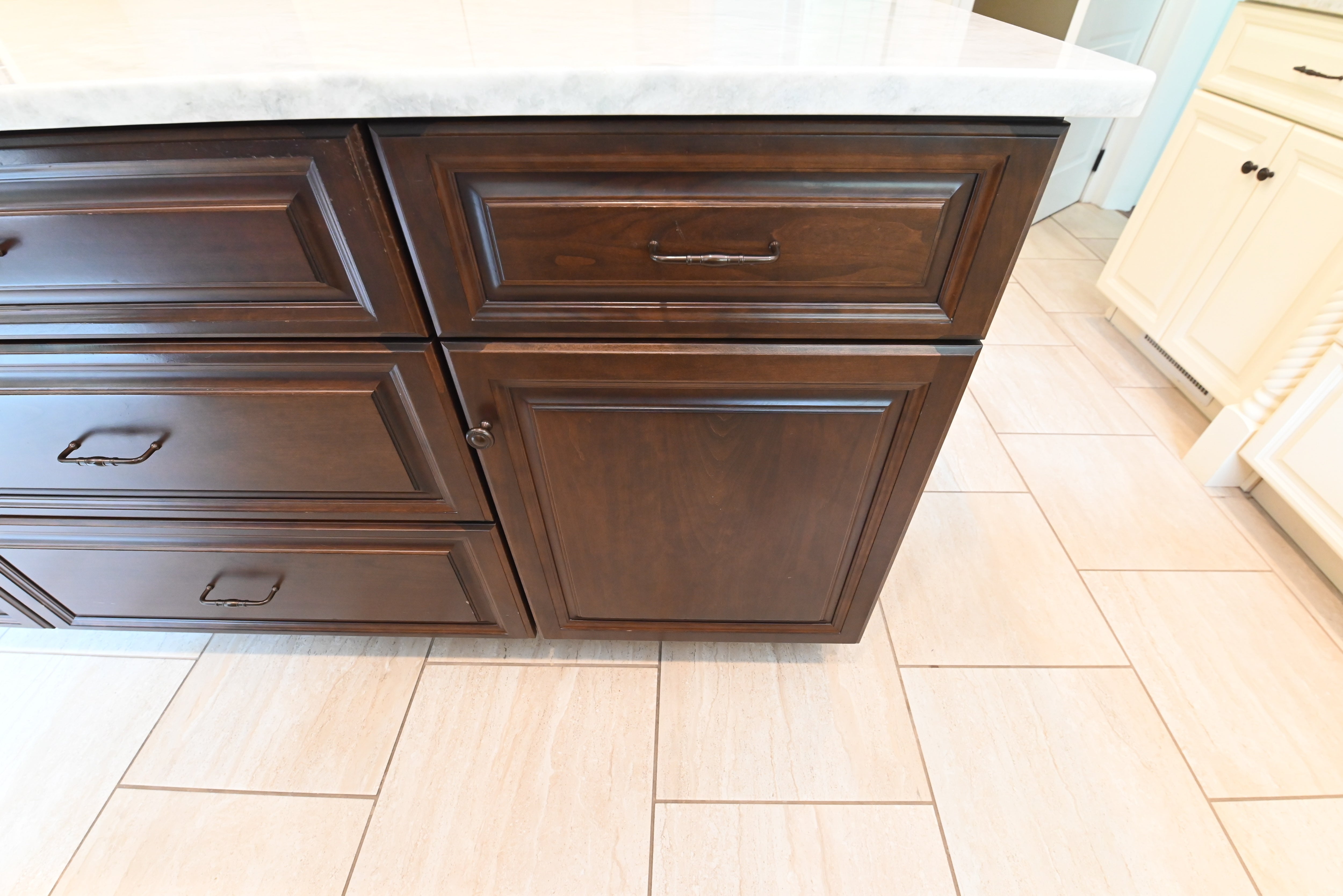 "The Windrush" Traditional Light Cream Kitchen with Island & Appliances