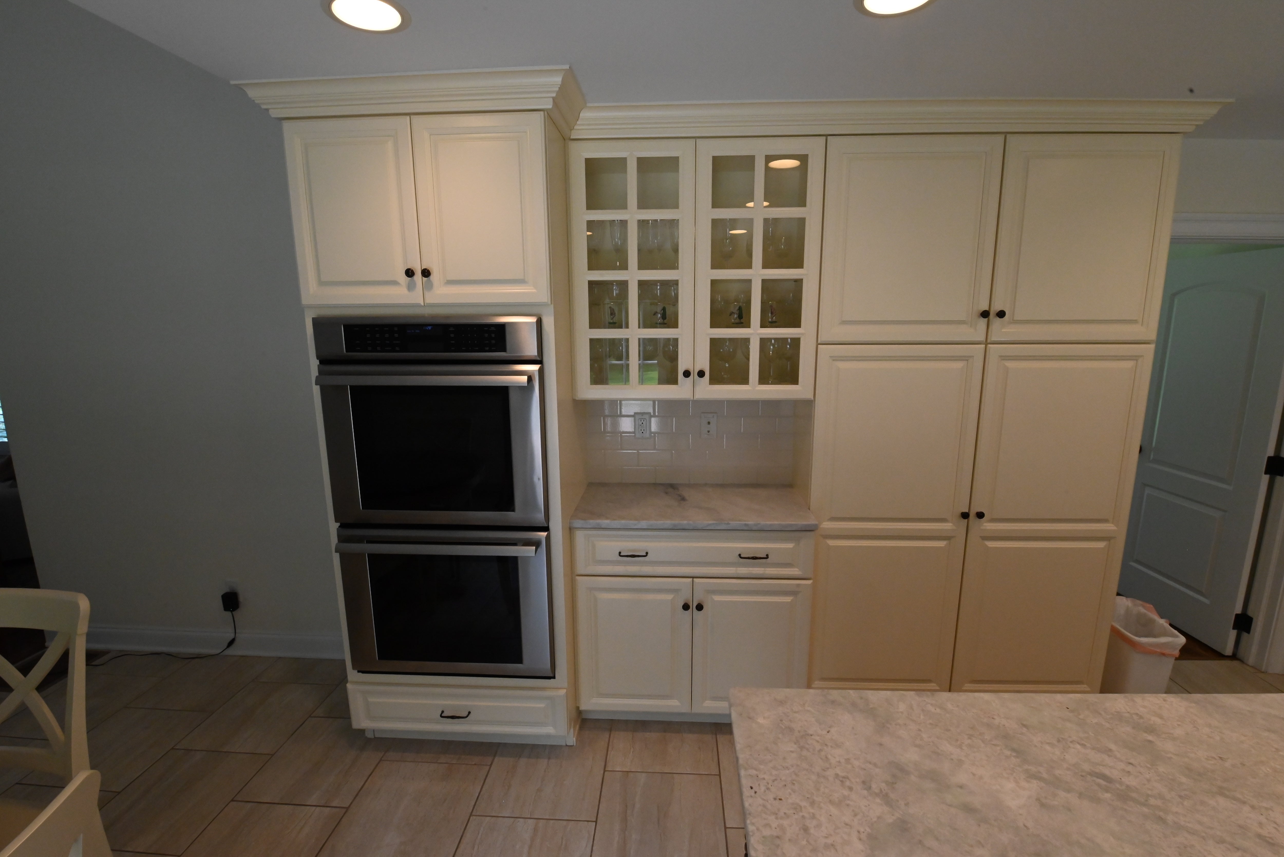 "The Windrush" Traditional Light Cream Kitchen with Island & Appliances