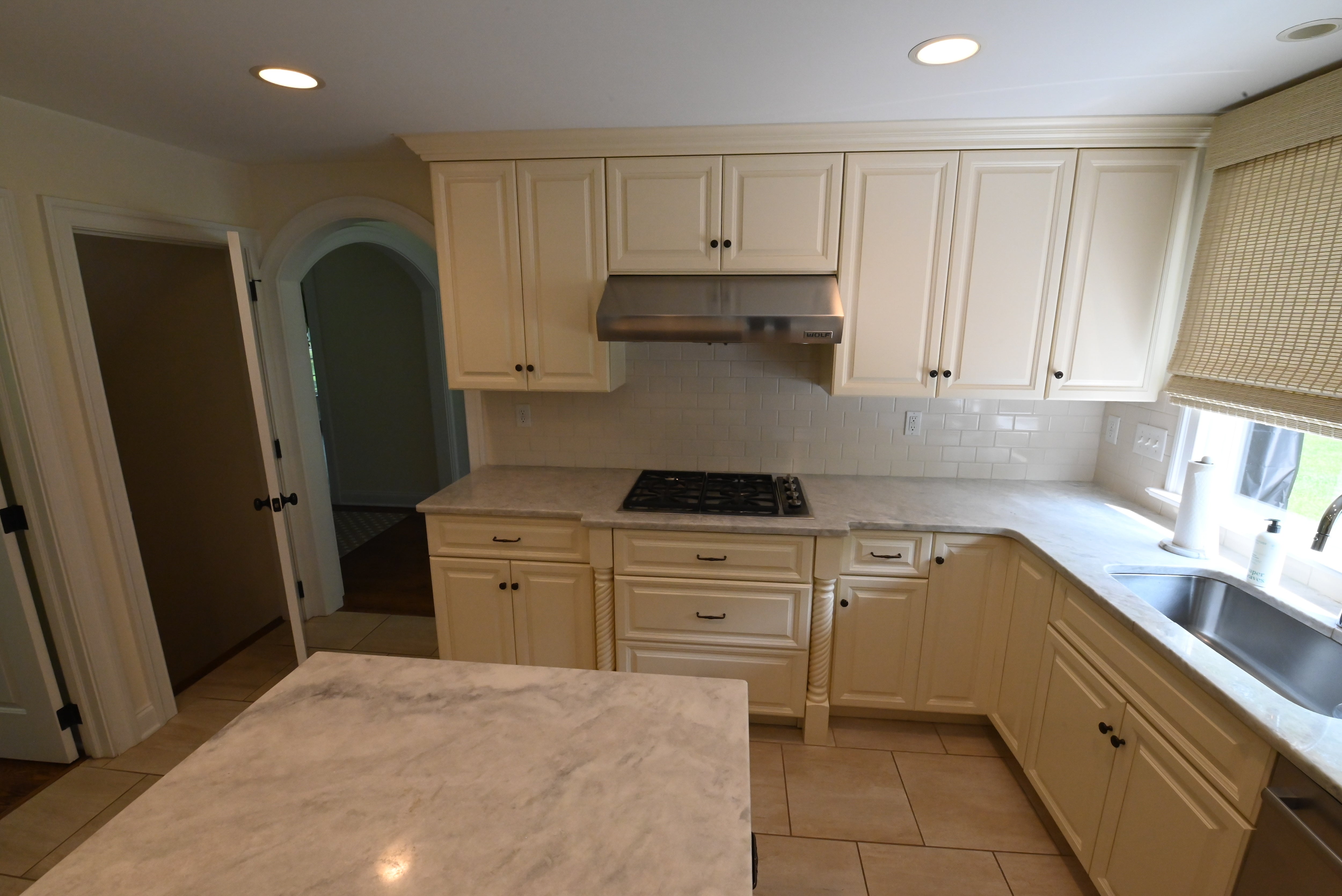 "The Windrush" Traditional Light Cream Kitchen with Island & Appliances