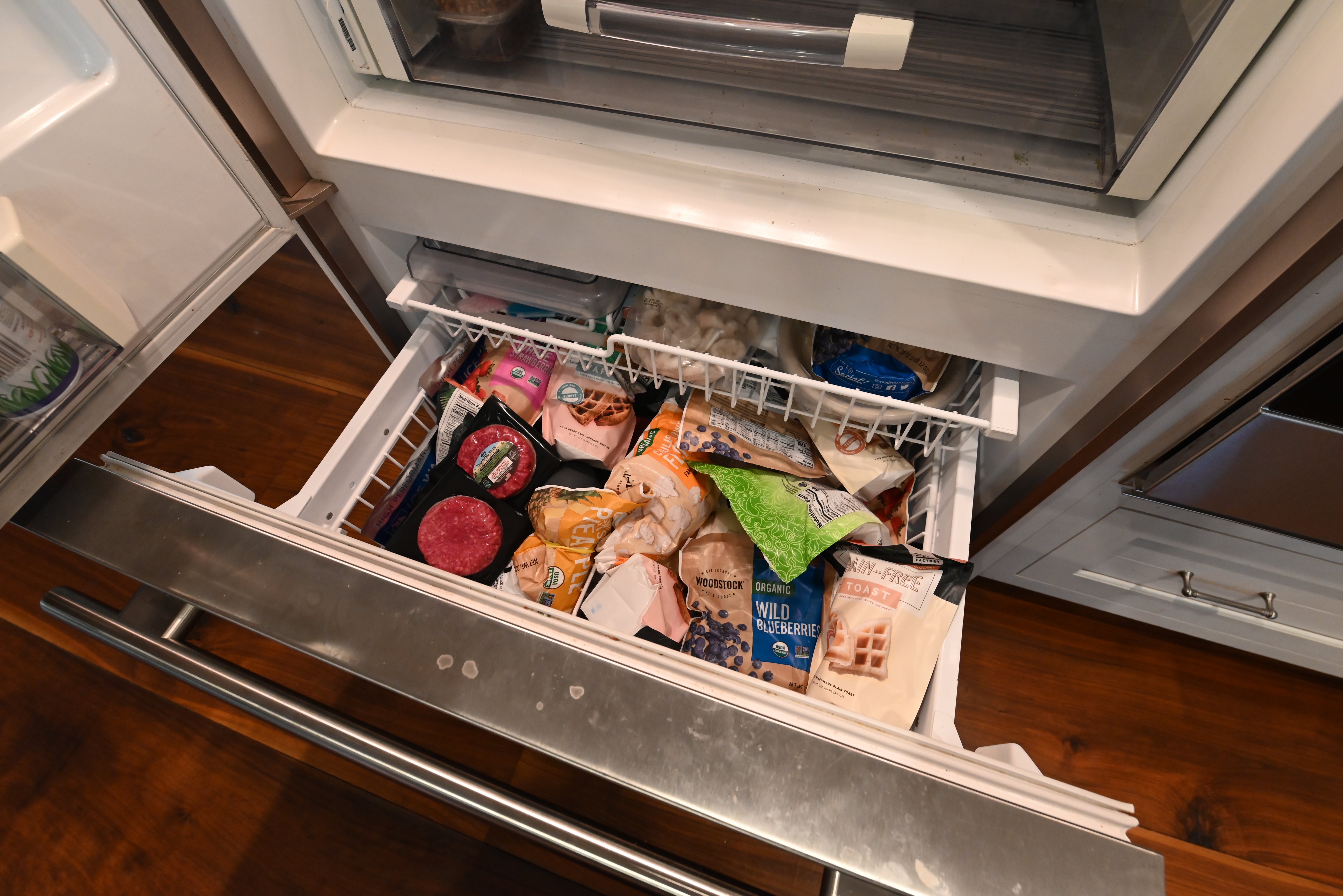 Kountry Kraft Distressed Textured White Traditional Pre-Owned Kitchen