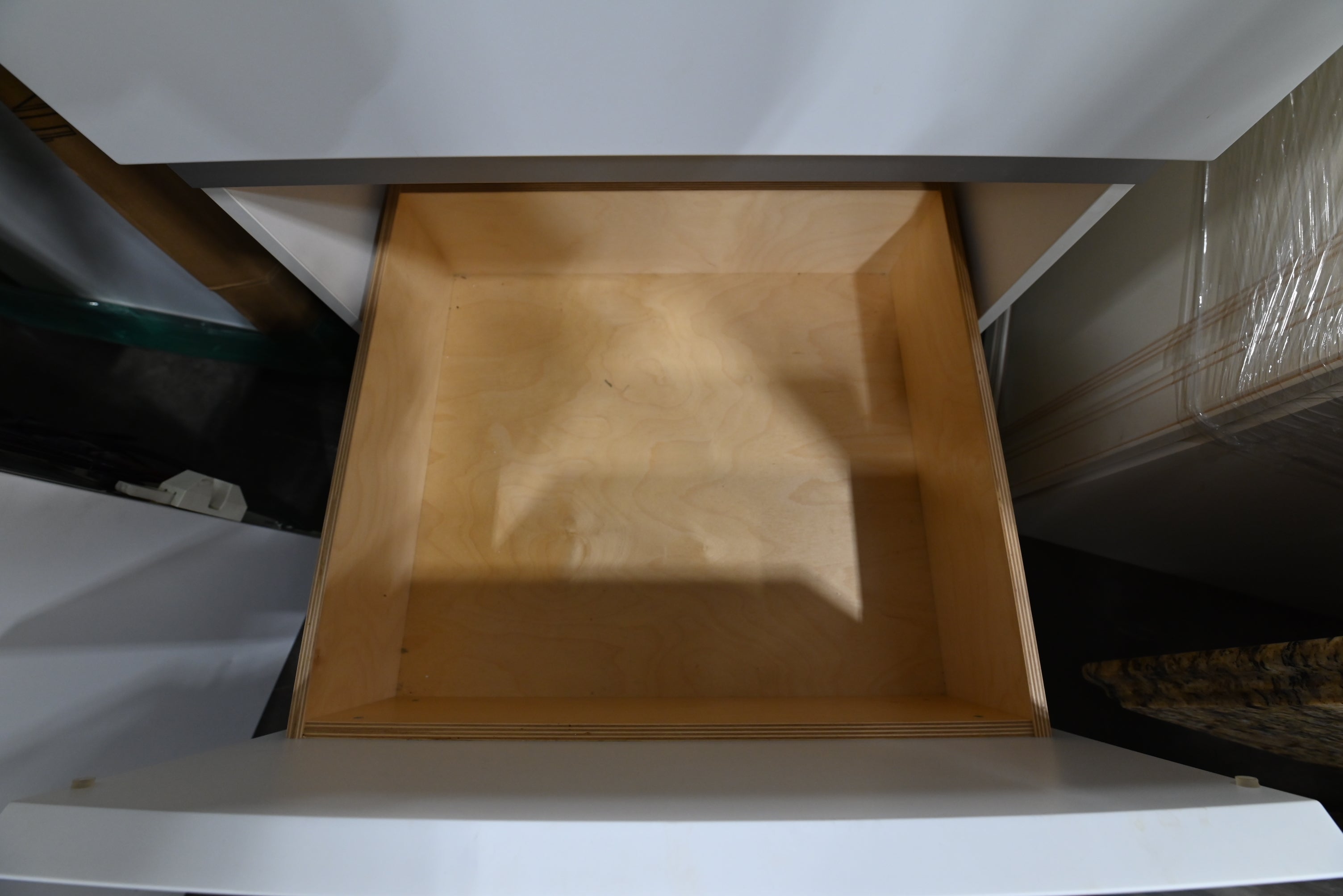 Bulthaup Beauty: White Kitchenette with Appliances