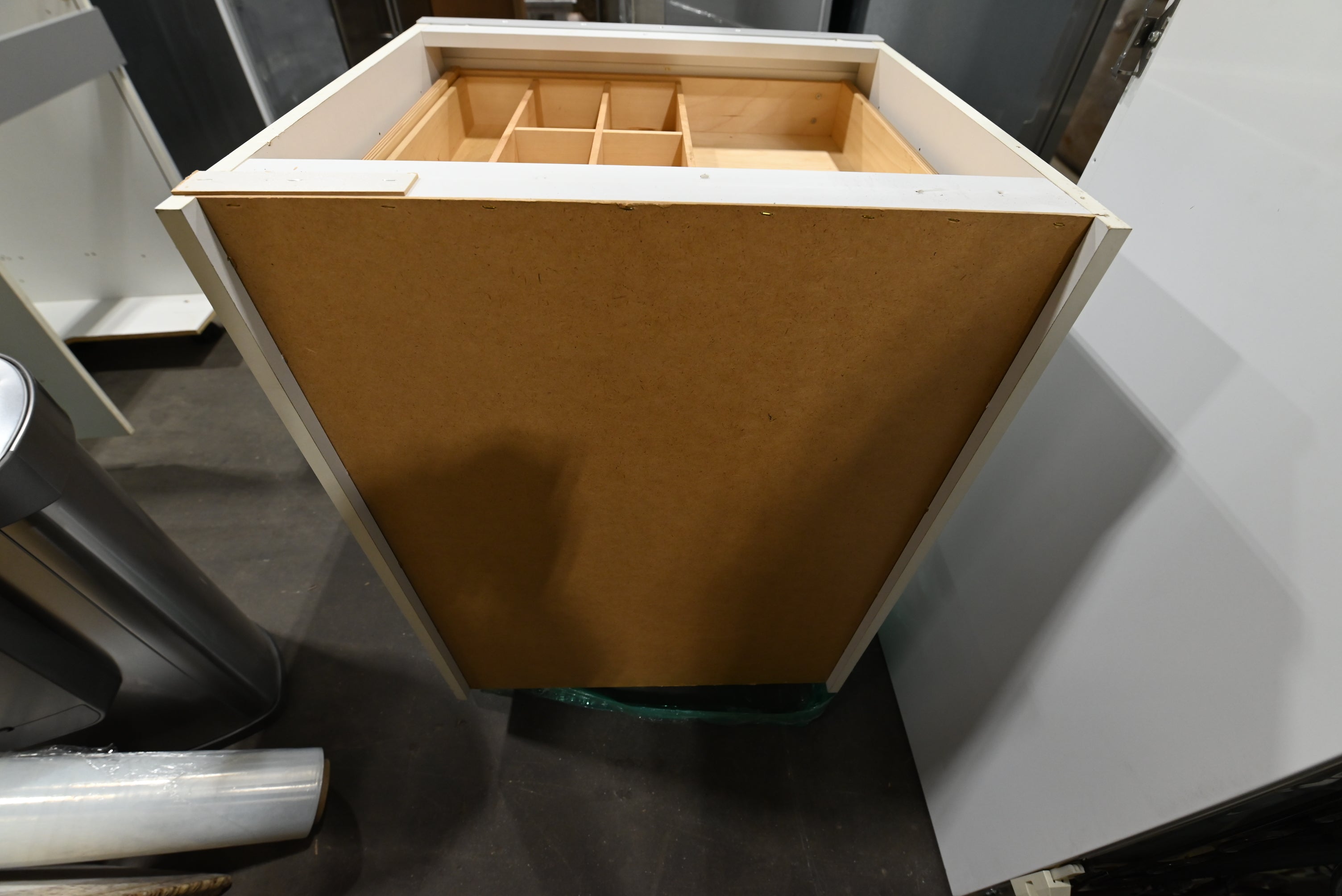 Bulthaup Beauty: White Kitchenette with Appliances