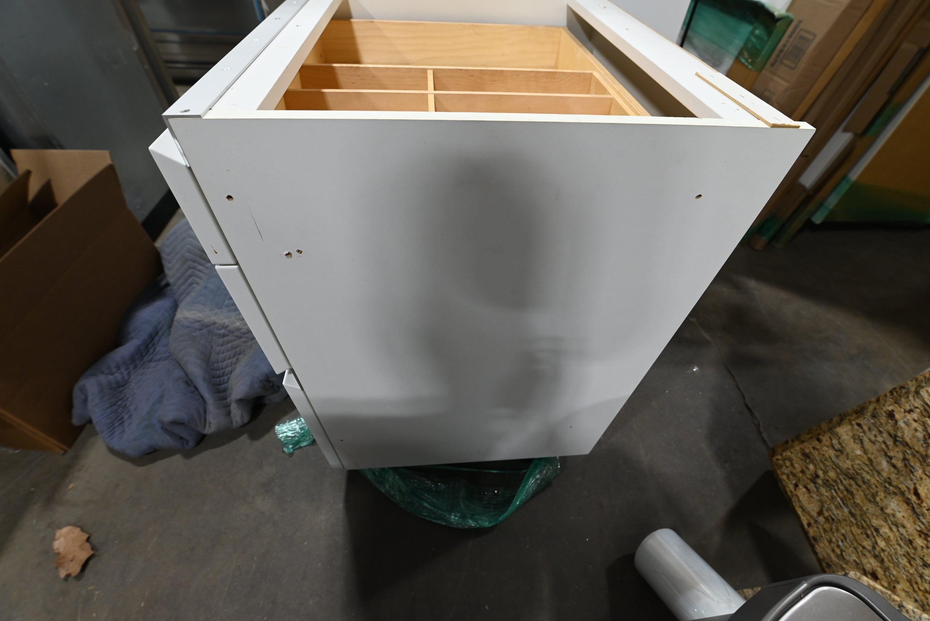 Bulthaup Beauty: White Kitchenette with Appliances