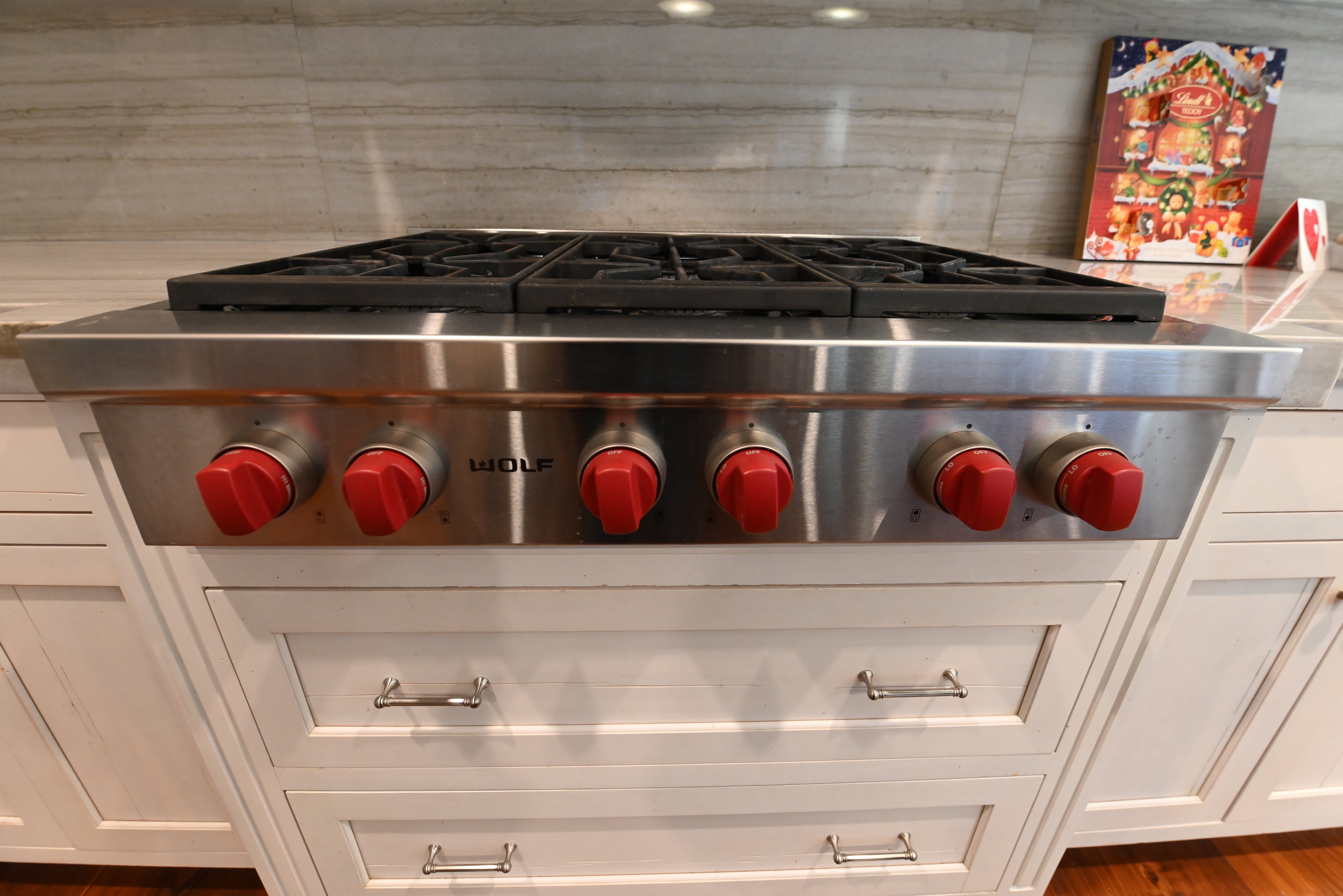 Kountry Kraft Distressed Textured White Traditional Pre-Owned Kitchen