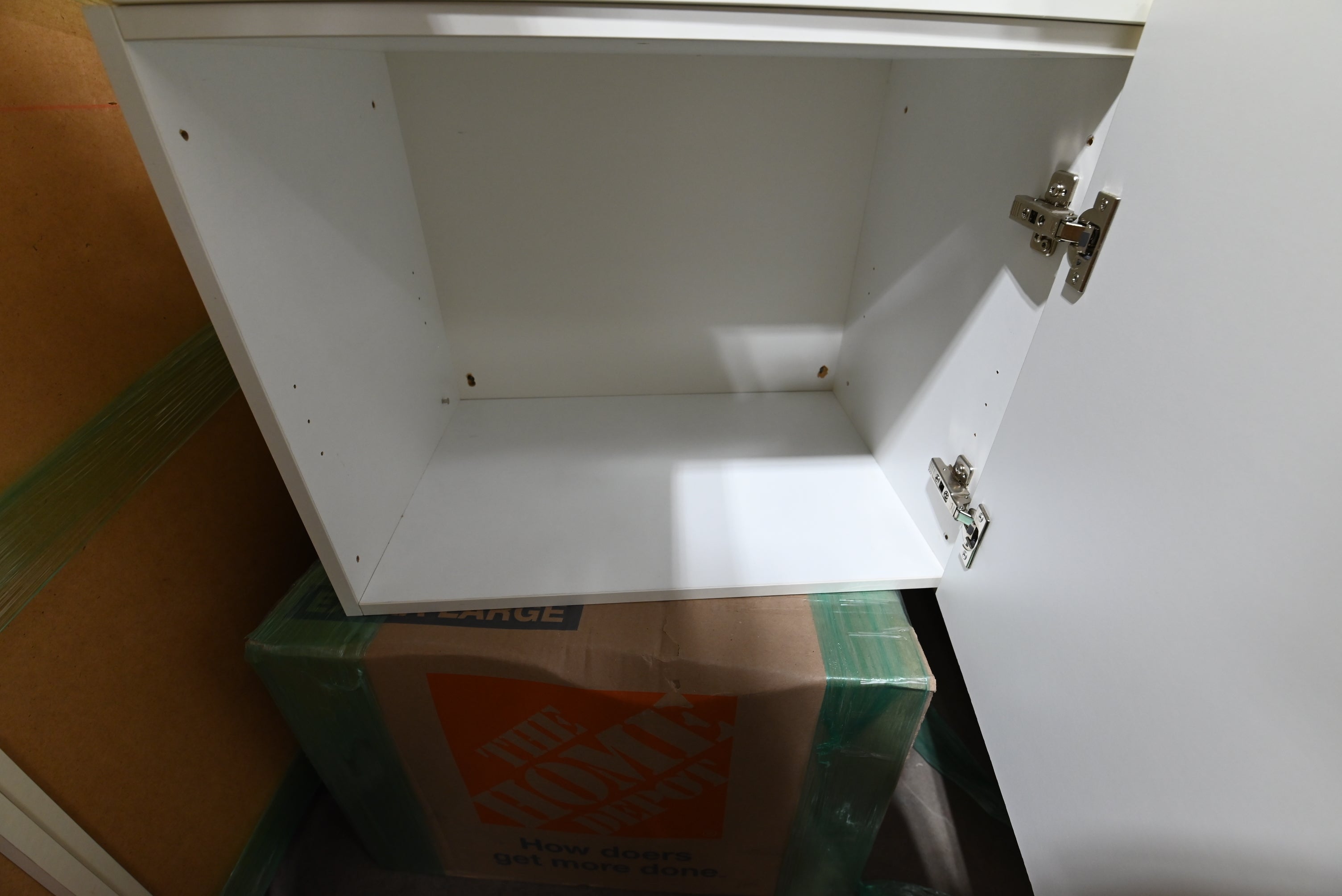 Bulthaup Beauty: White Kitchenette with Appliances