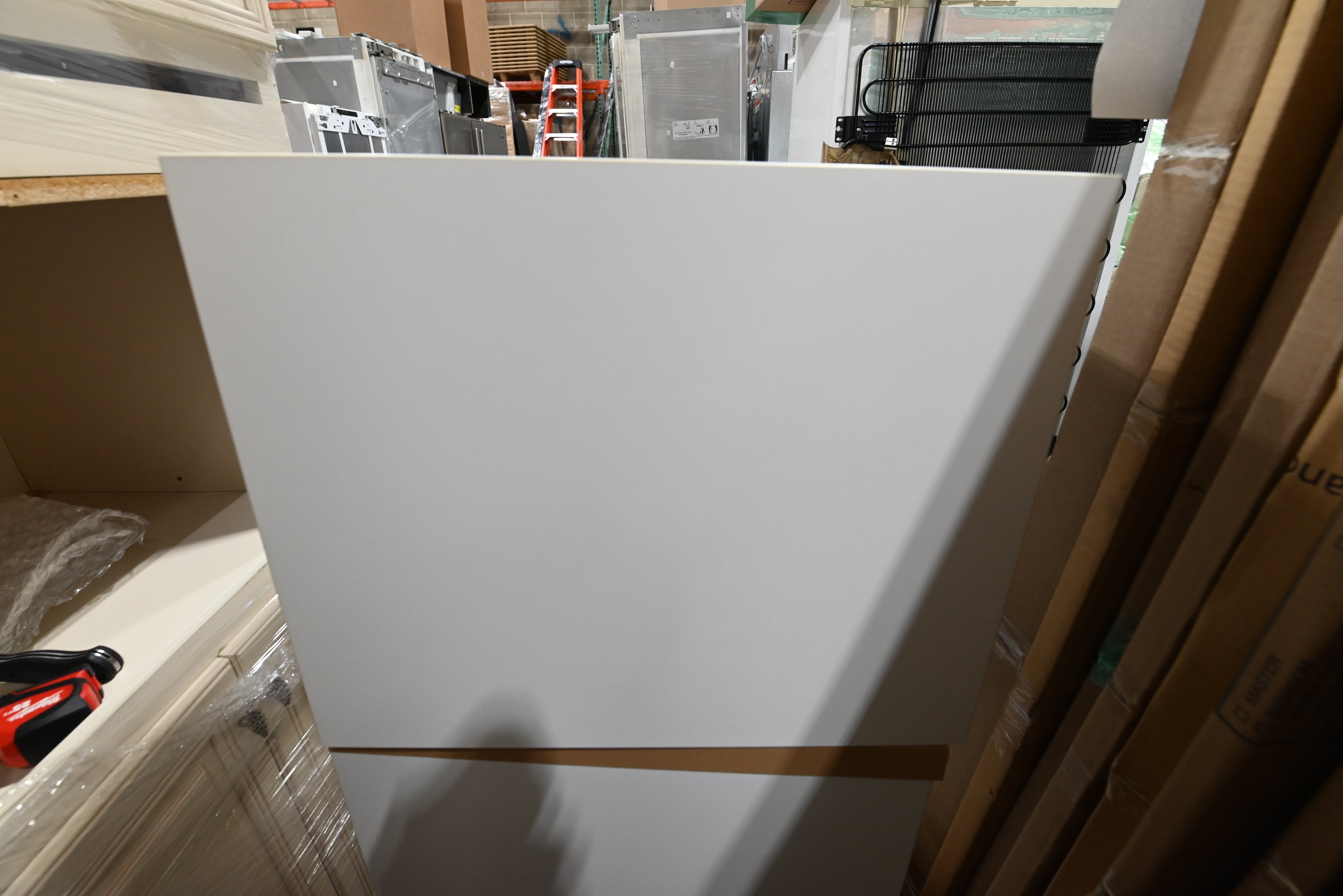 Bulthaup Beauty: White Kitchenette with Appliances