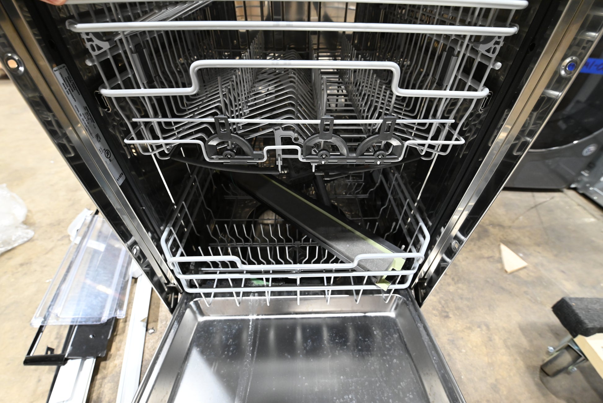 Viking VDB450SS 24" Stainless Steel Dishwasher - Working Display