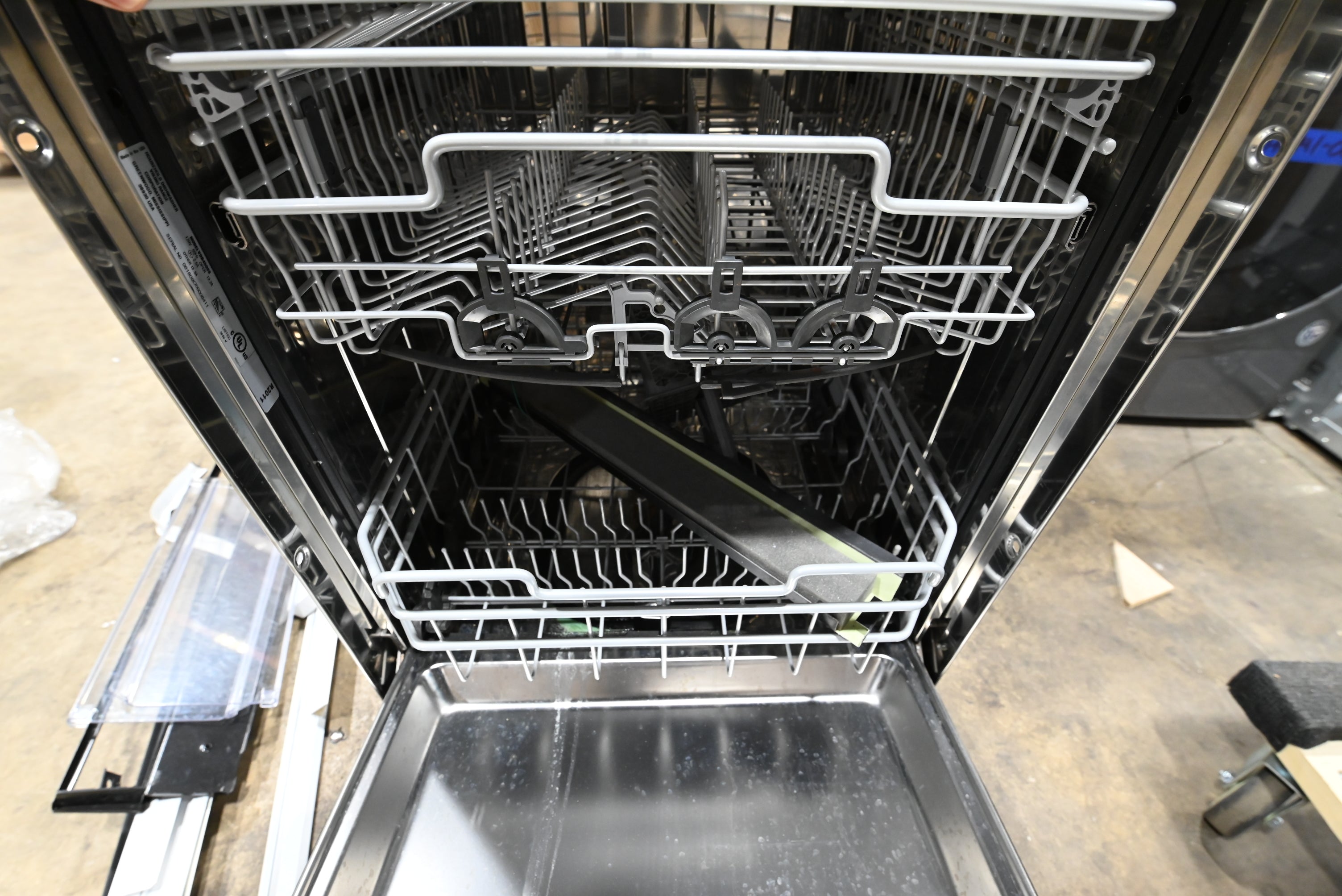 Viking VDB450SS 24" Stainless Steel Dishwasher - Working Display