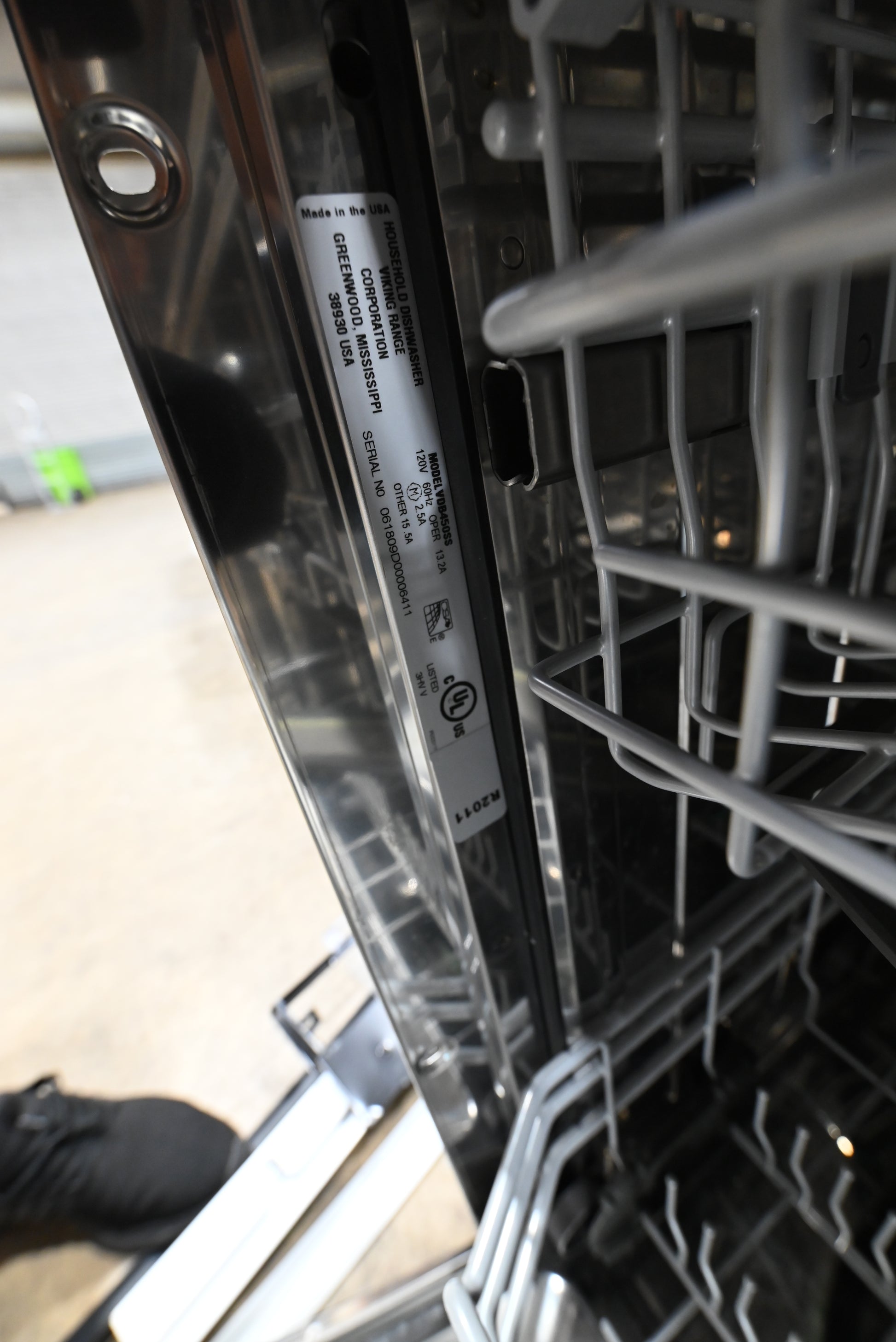 Viking VDB450SS 24" Stainless Steel Dishwasher - Working Display