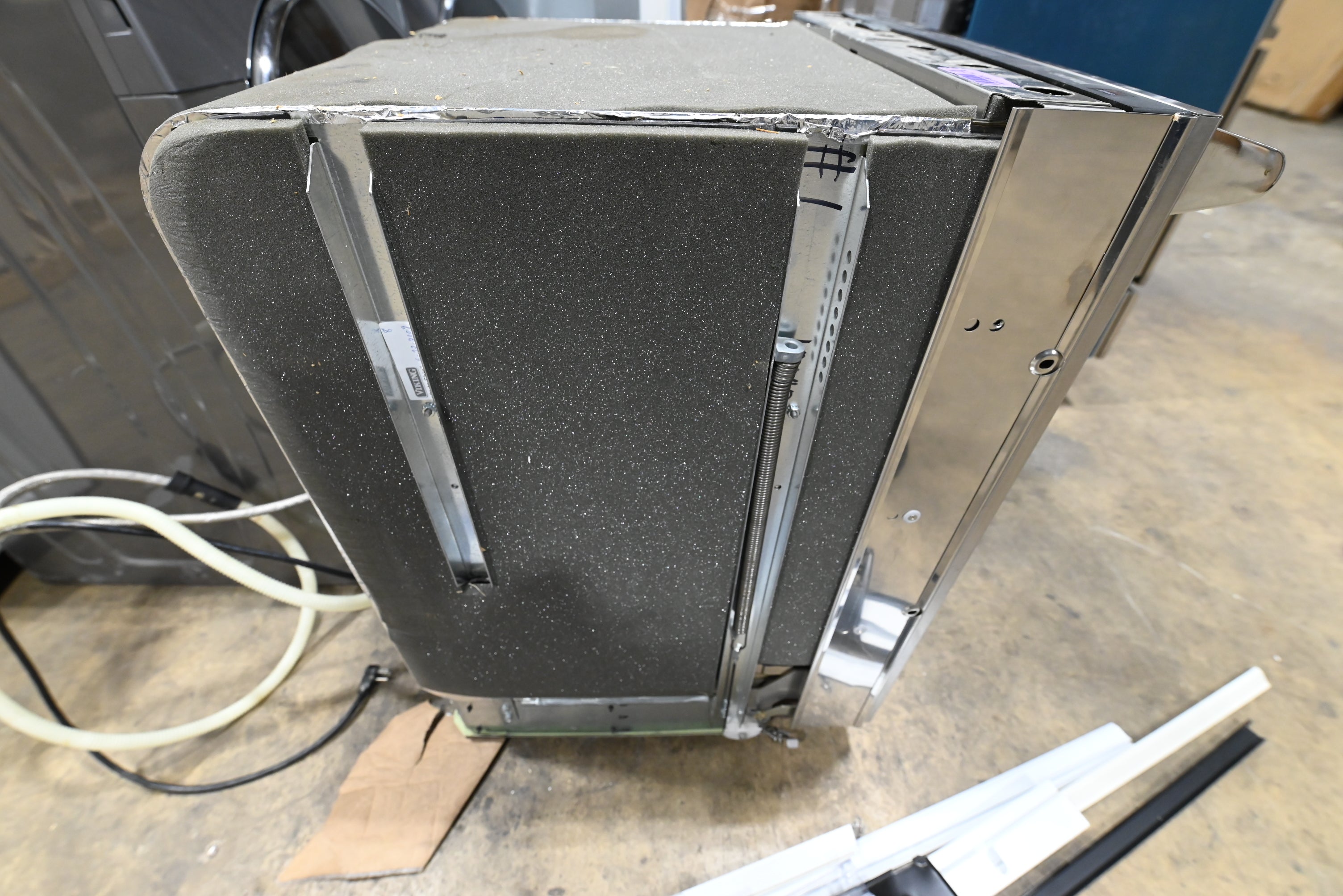 Viking VDB450SS 24" Stainless Steel Dishwasher - Working Display