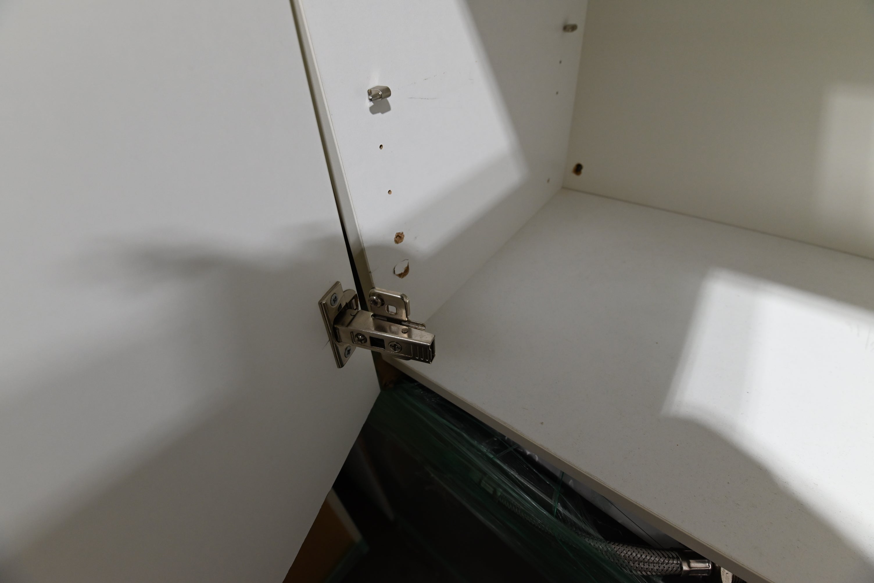 Bulthaup Beauty: White Kitchenette with Appliances