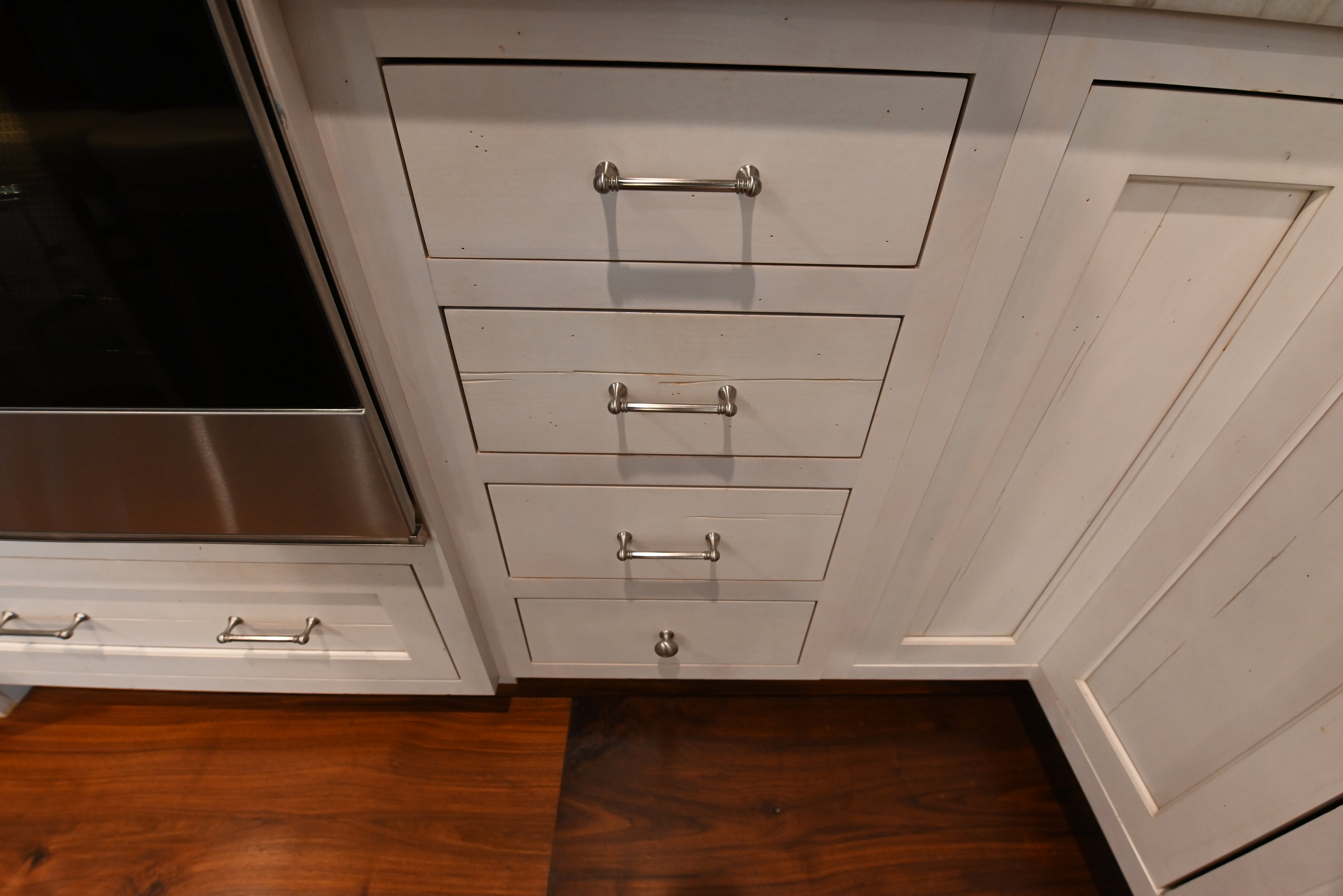 Kountry Kraft Distressed Textured White Traditional Pre-Owned Kitchen