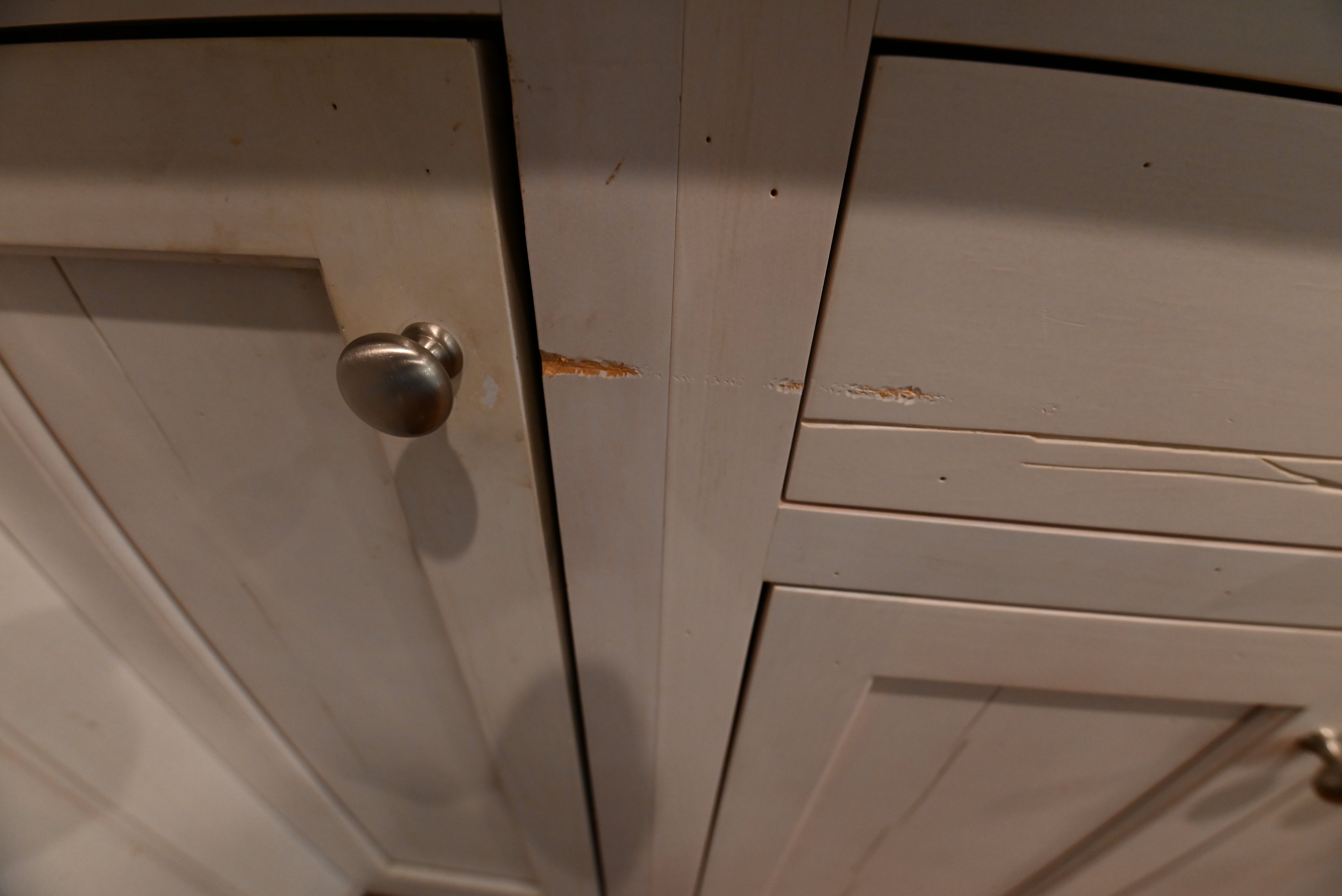 Kountry Kraft Distressed Textured White Traditional Pre-Owned Kitchen