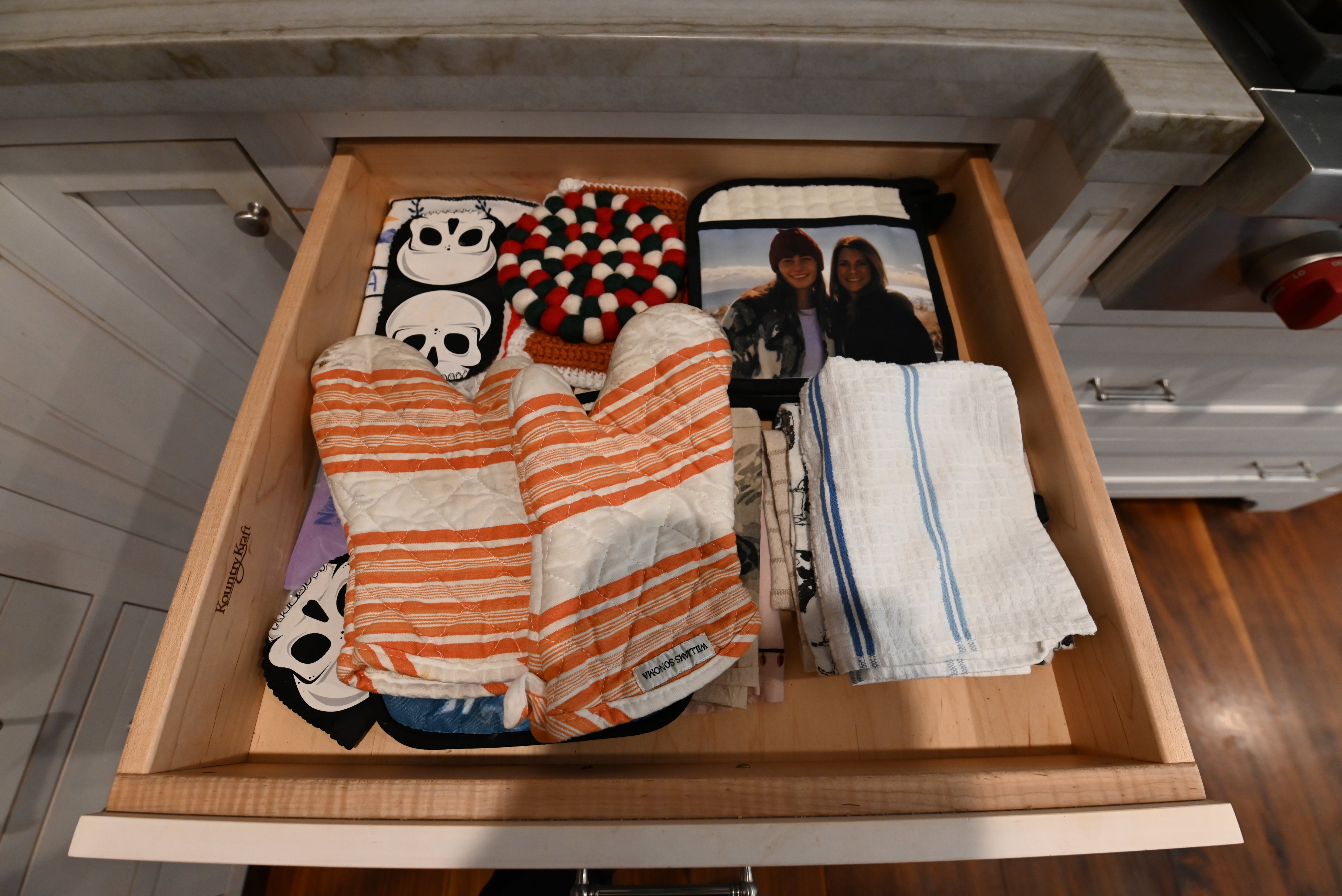 Kountry Kraft Distressed Textured White Traditional Pre-Owned Kitchen