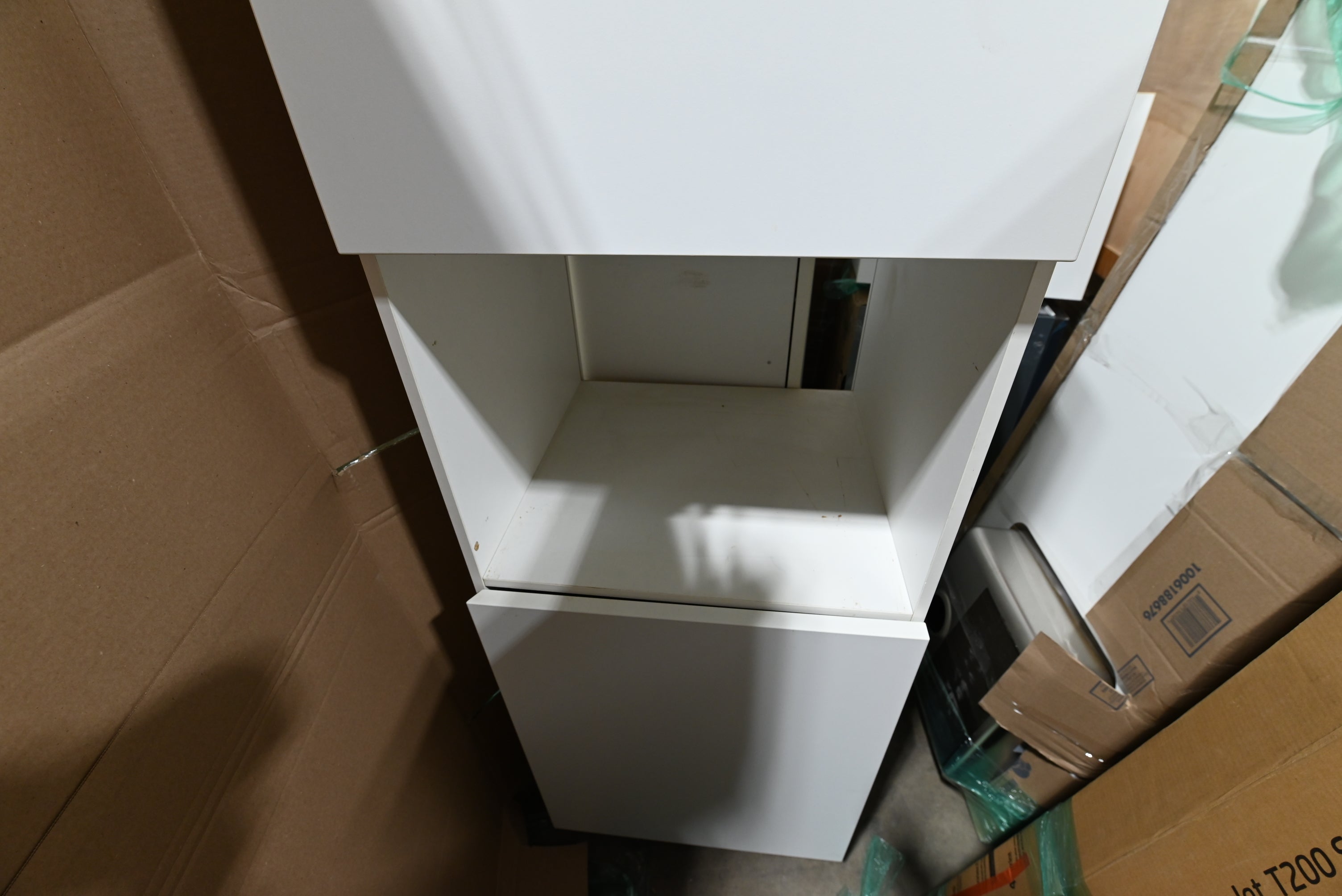 Bulthaup Beauty: White Kitchenette with Appliances