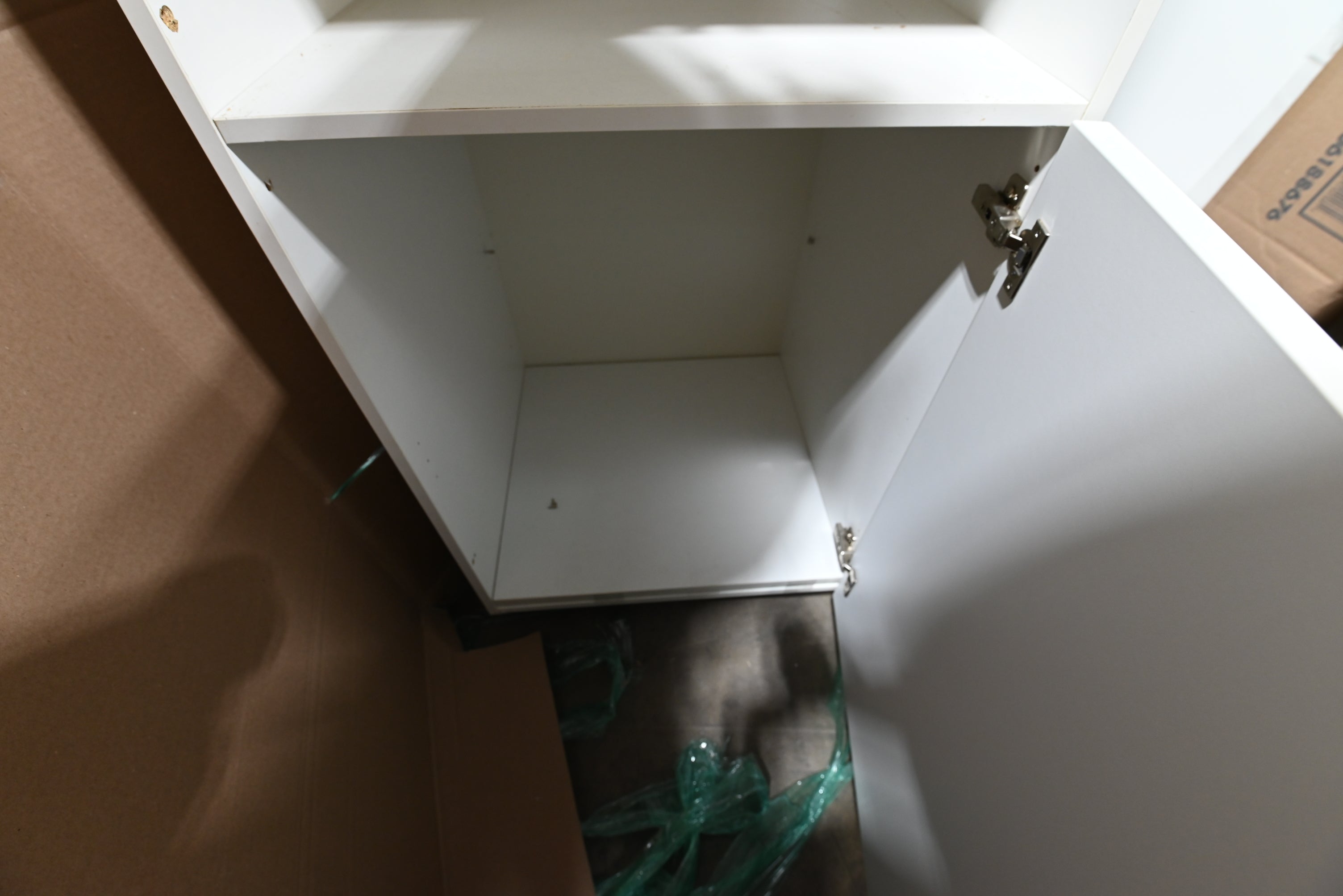 Bulthaup Beauty: White Kitchenette with Appliances