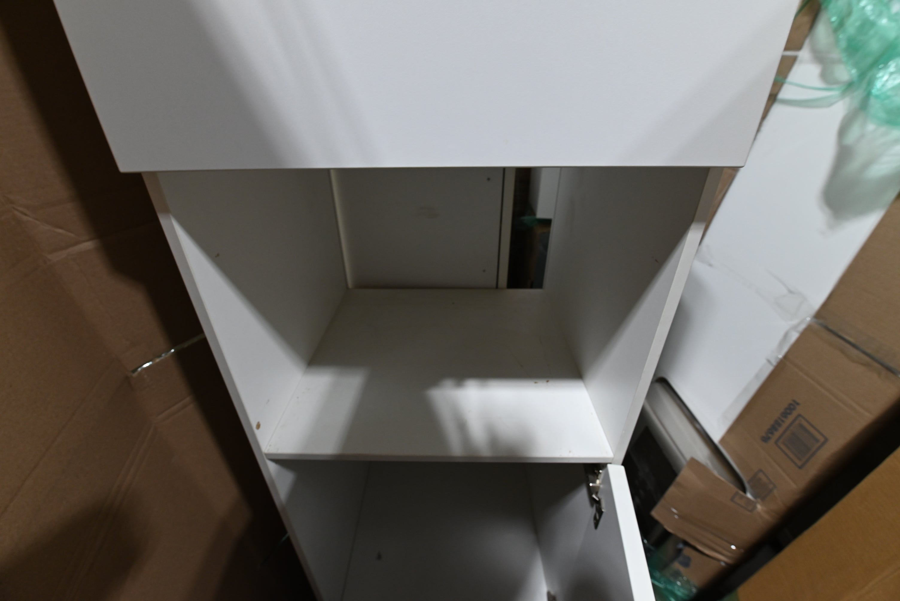 Bulthaup Beauty: White Kitchenette with Appliances