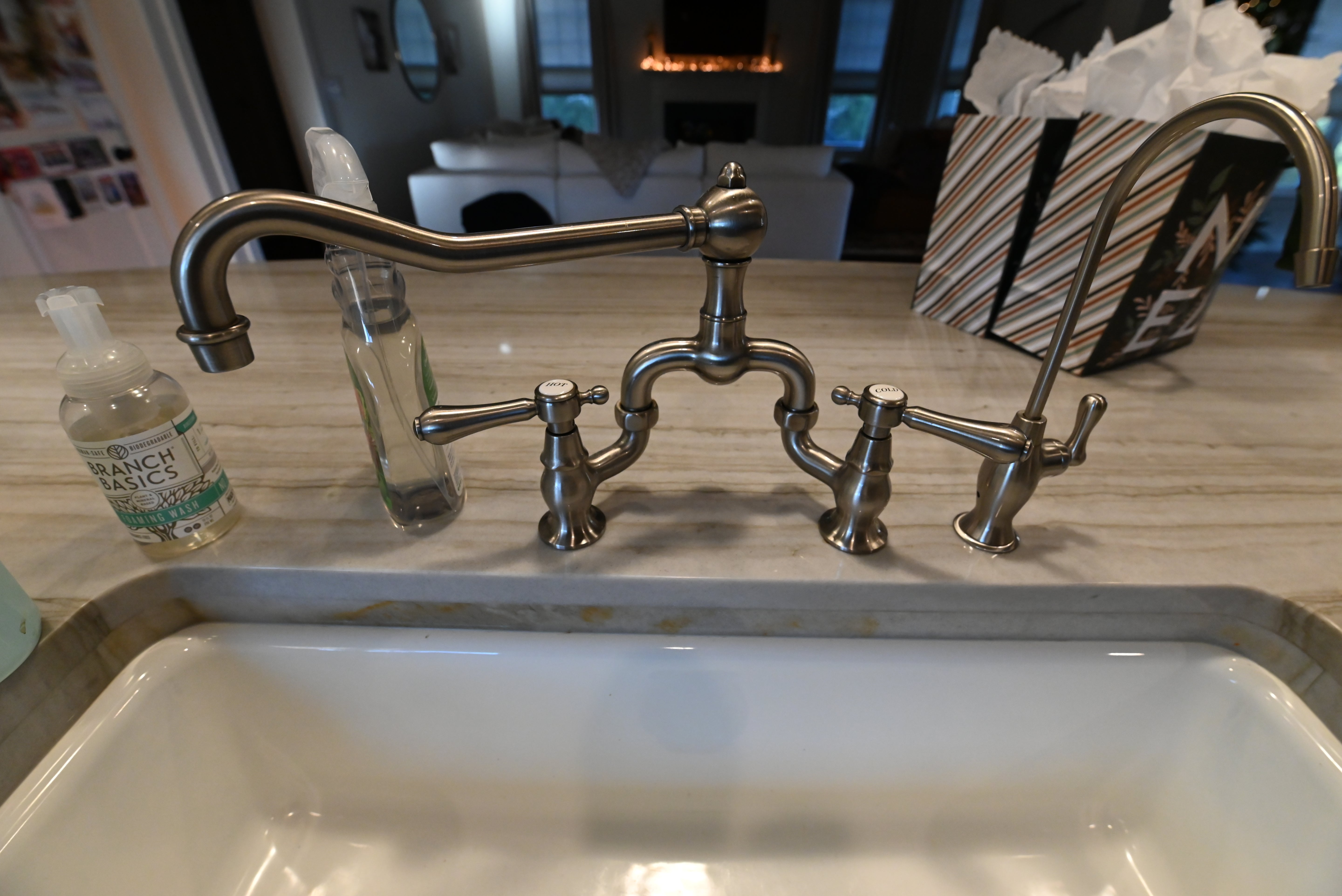 Kountry Kraft Distressed Textured White Traditional Pre-Owned Kitchen