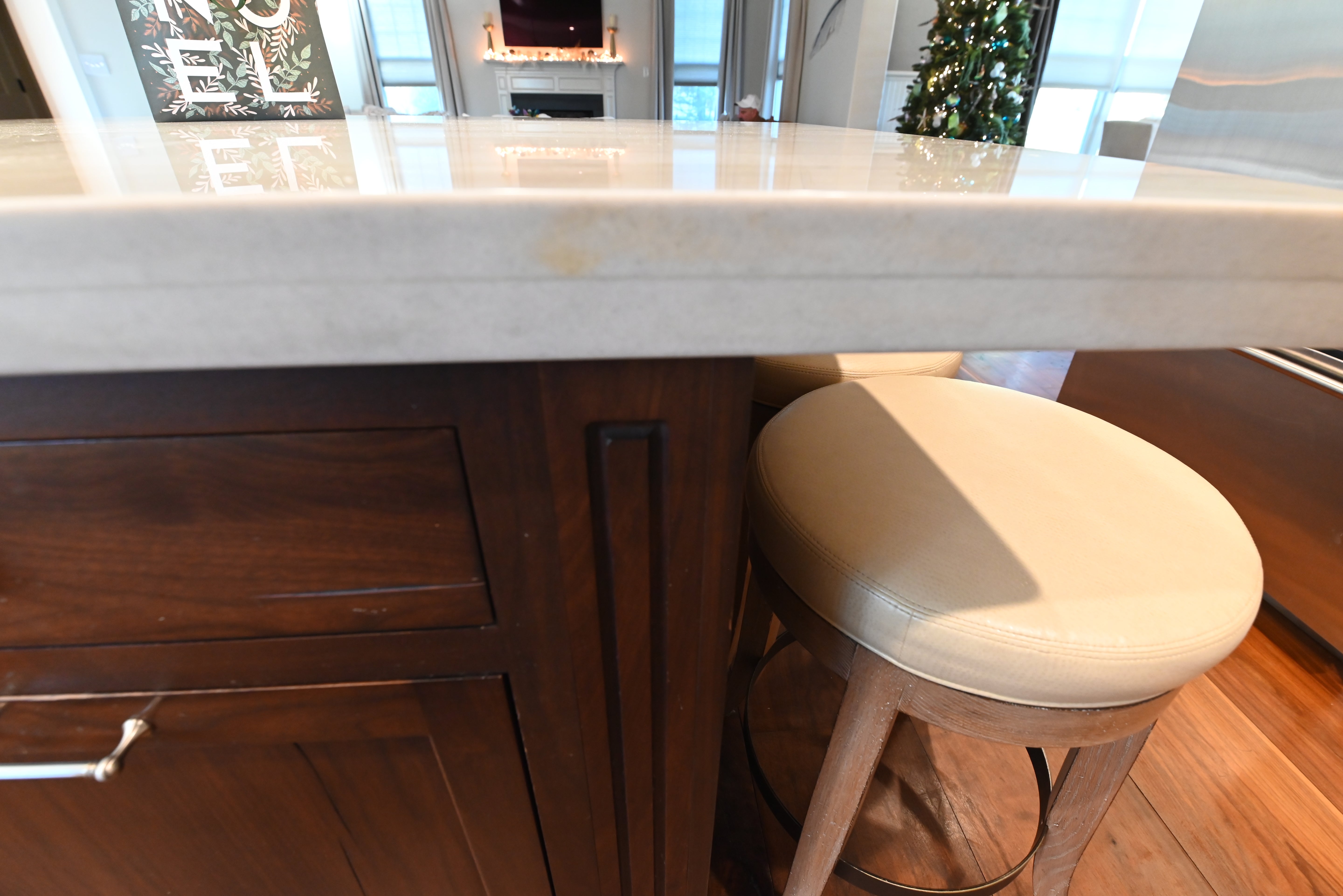 Kountry Kraft Distressed Textured White Traditional Pre-Owned Kitchen