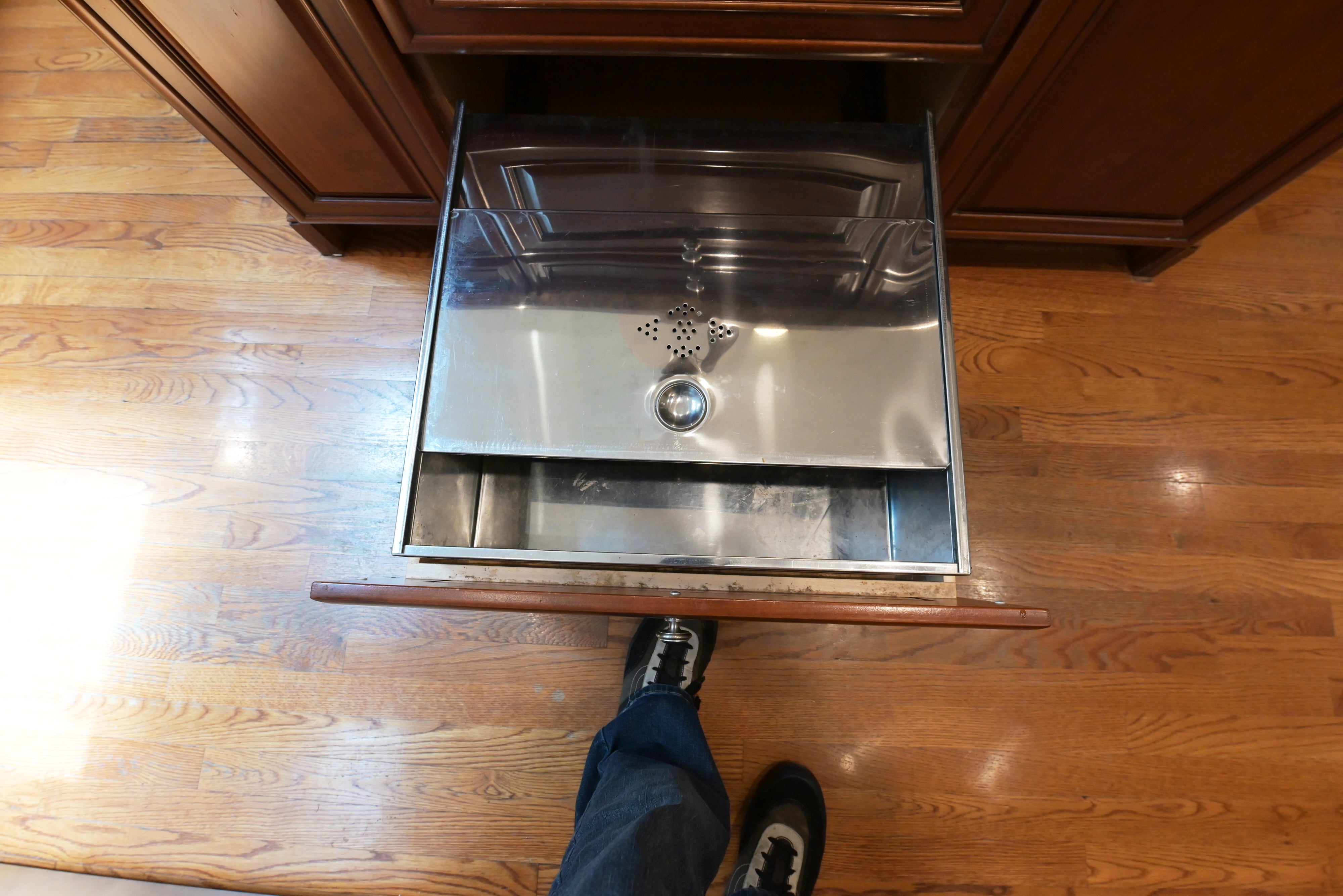 Brookhaven Traditional Wooden Kitchen with Island & Sub-Zero Refrigerator