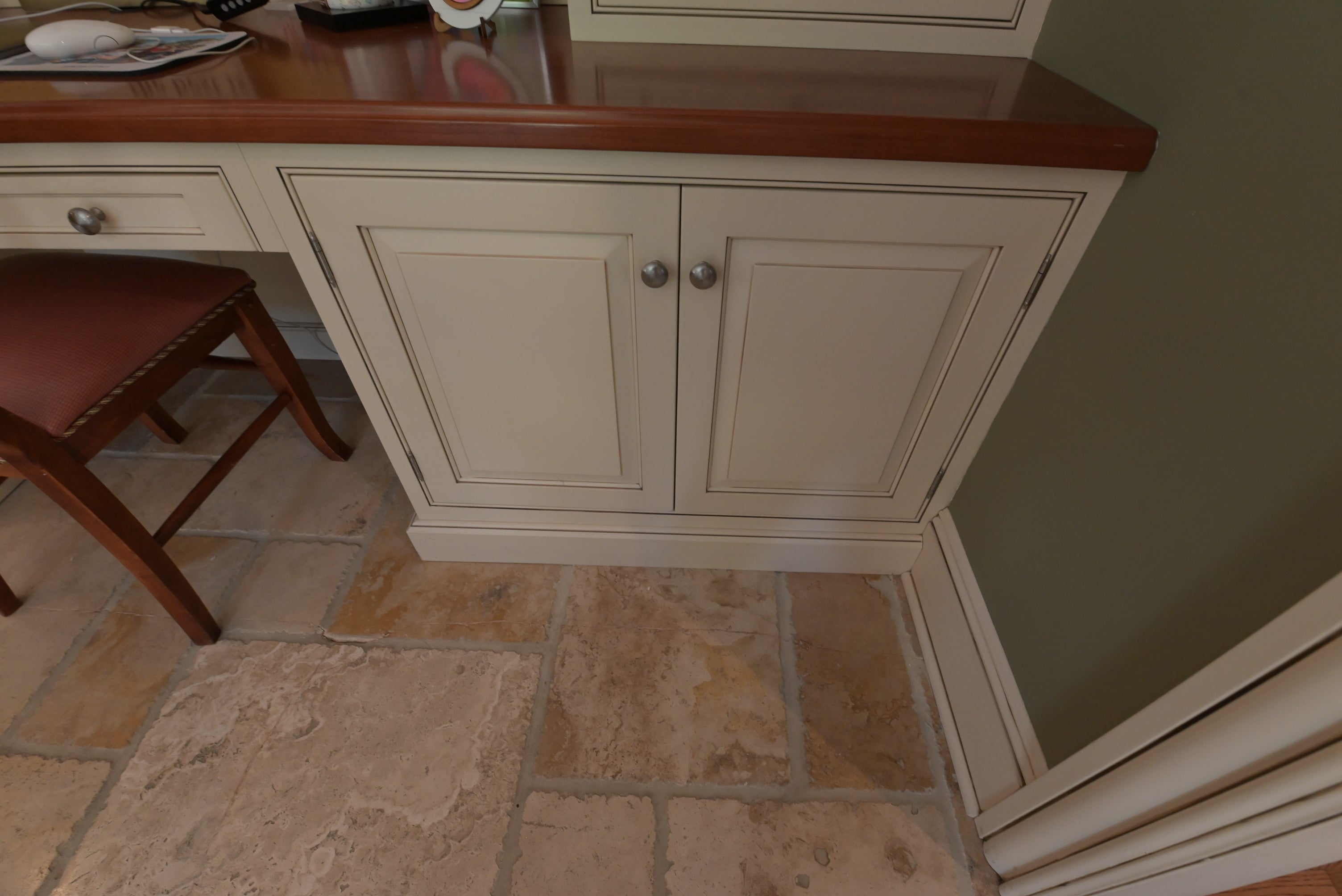 Custom Traditional Capitol White Built-In Desk