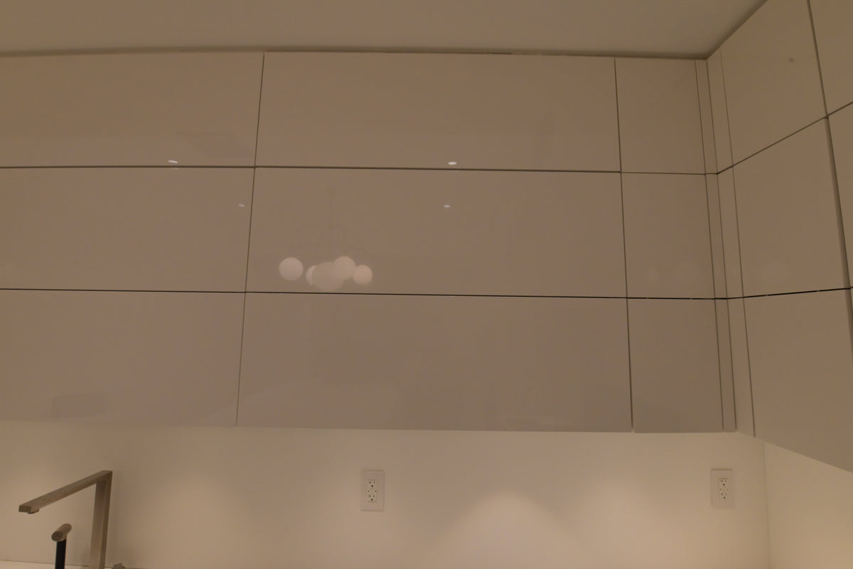 Poliform Modern Glossy White Kitchen with Island & Miele Appliances