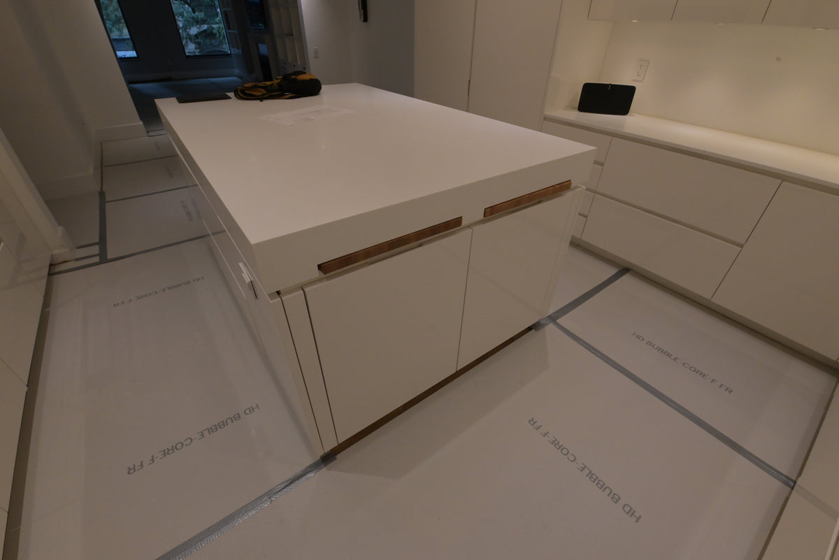 Poliform Modern Glossy White Kitchen with Island & Miele Appliances
