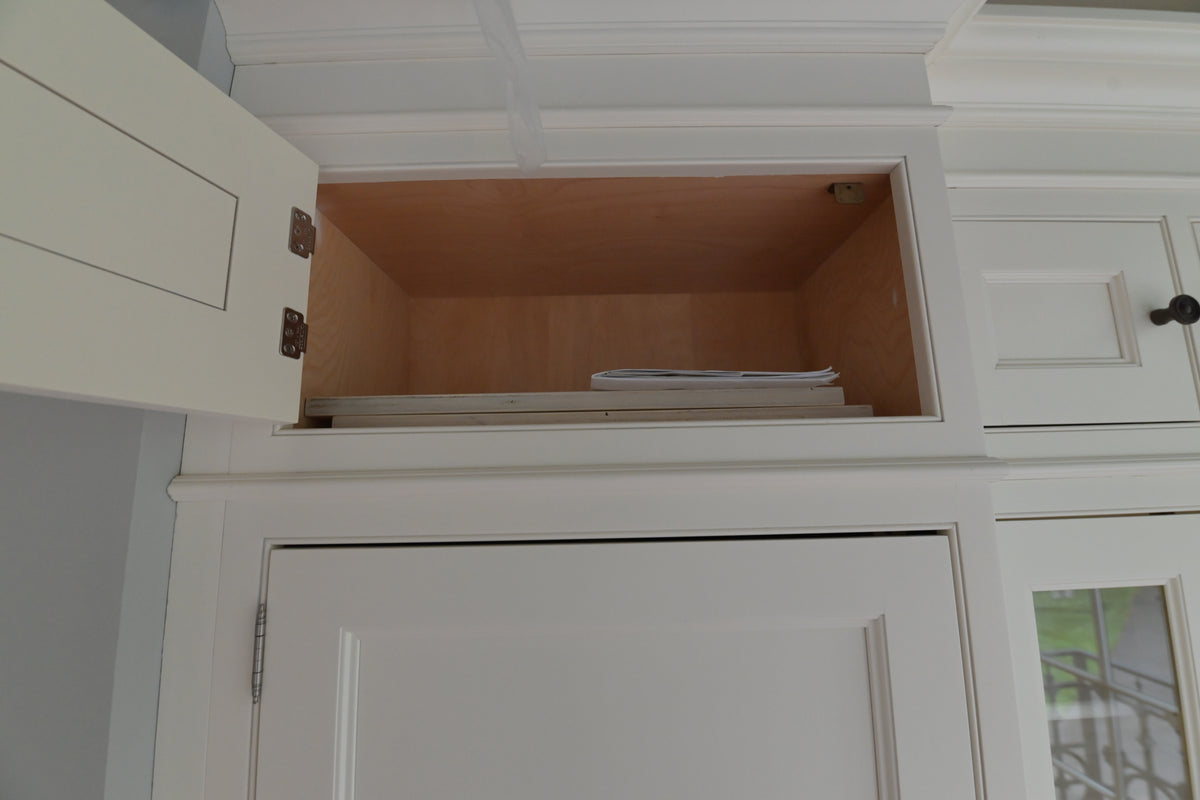 "The Clair" Transitional White Solid Wood Wet Bar
