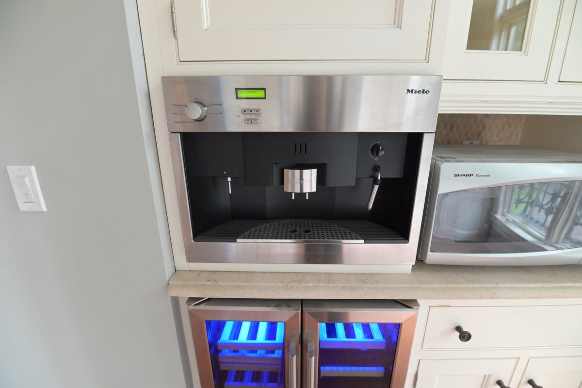 "The Clair" Transitional White Solid Wood Wet Bar
