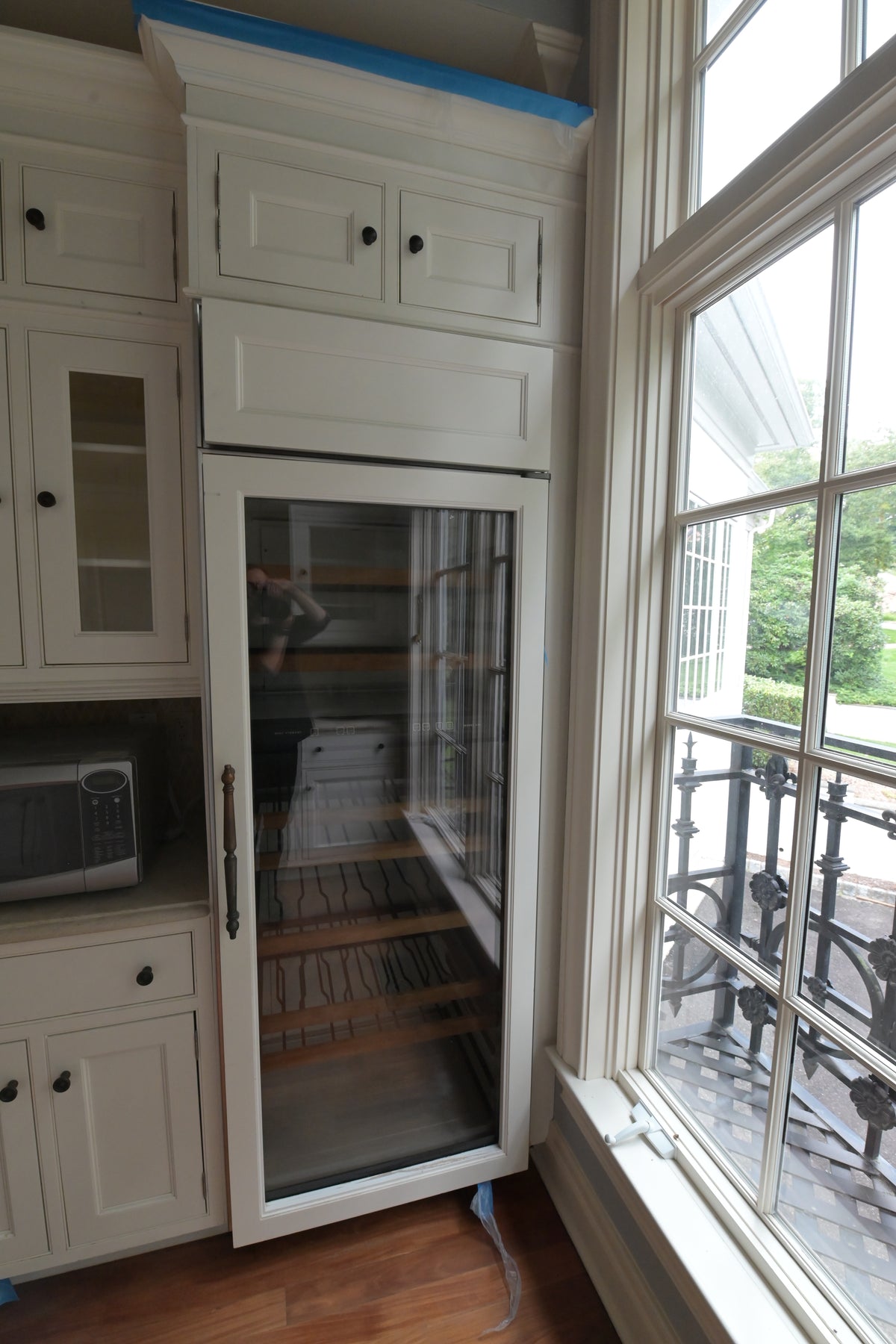 "The Clair" Transitional White Solid Wood Wet Bar