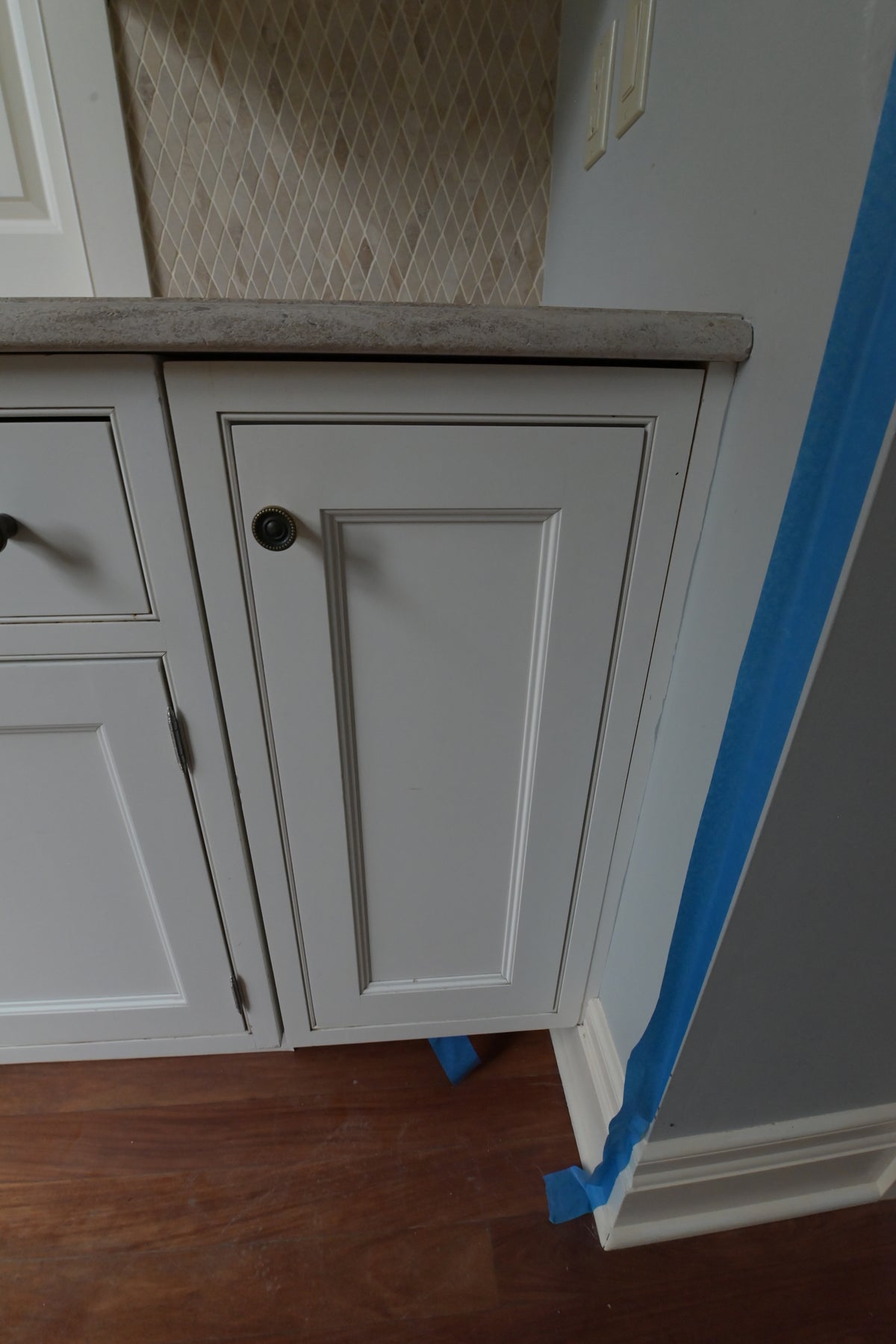 "The Clair" Transitional White Solid Wood Wet Bar
