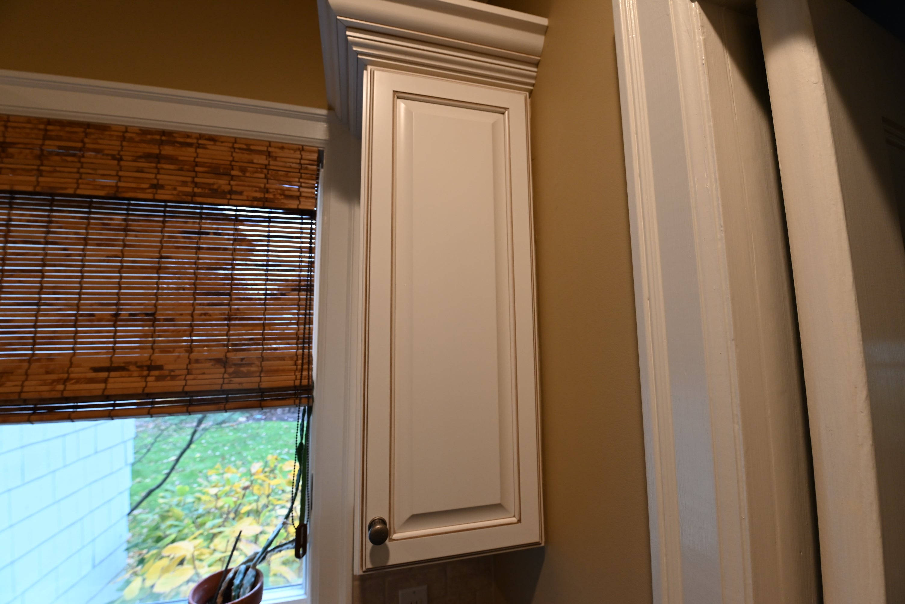 "The Whitby" Traditional Distressed White Wet Bar