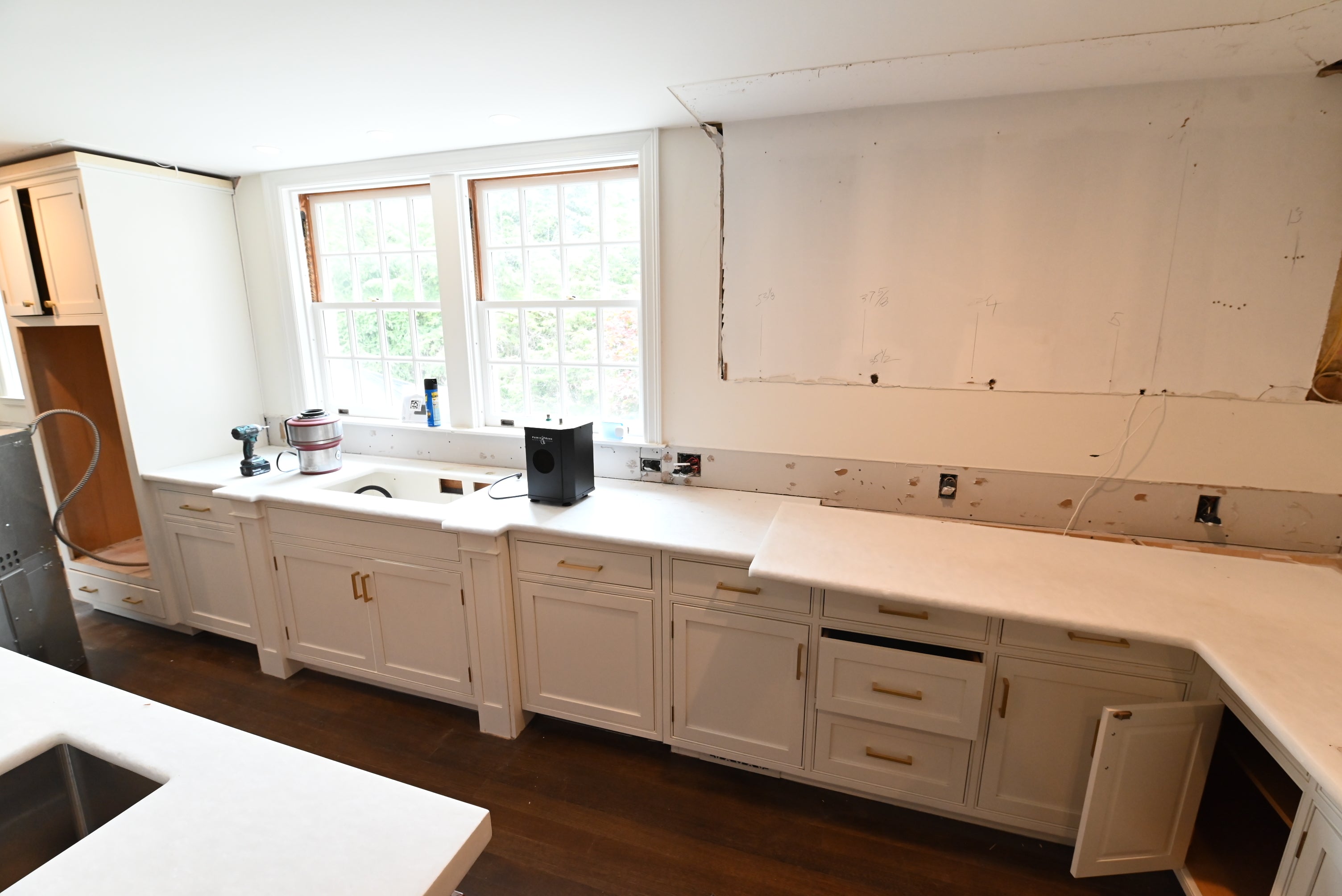 Prevo Transitional White Complete Kitchen Cabinets with Brown Wooden Island