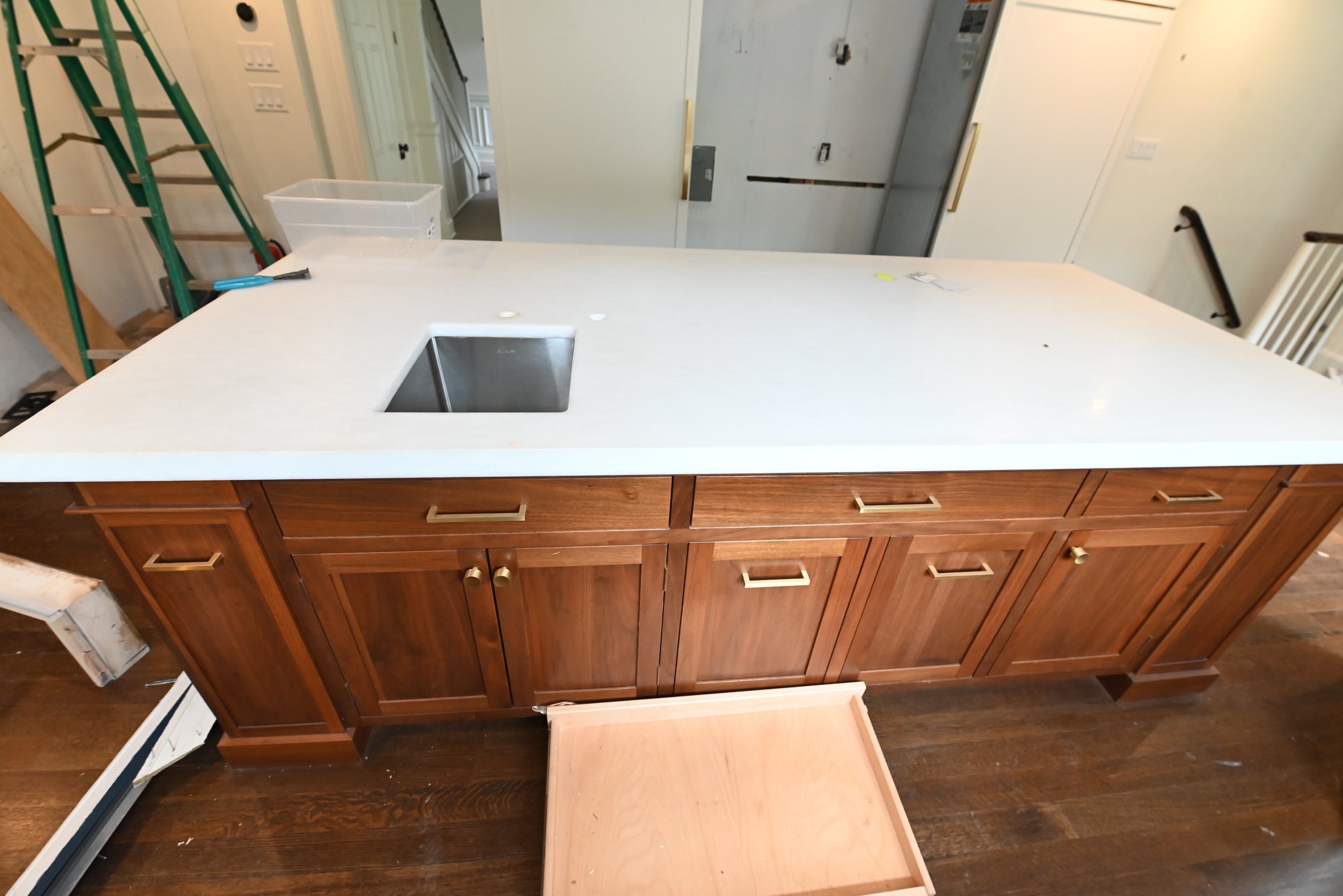 Prevo Transitional White Complete Kitchen Cabinets with Brown Wooden Island