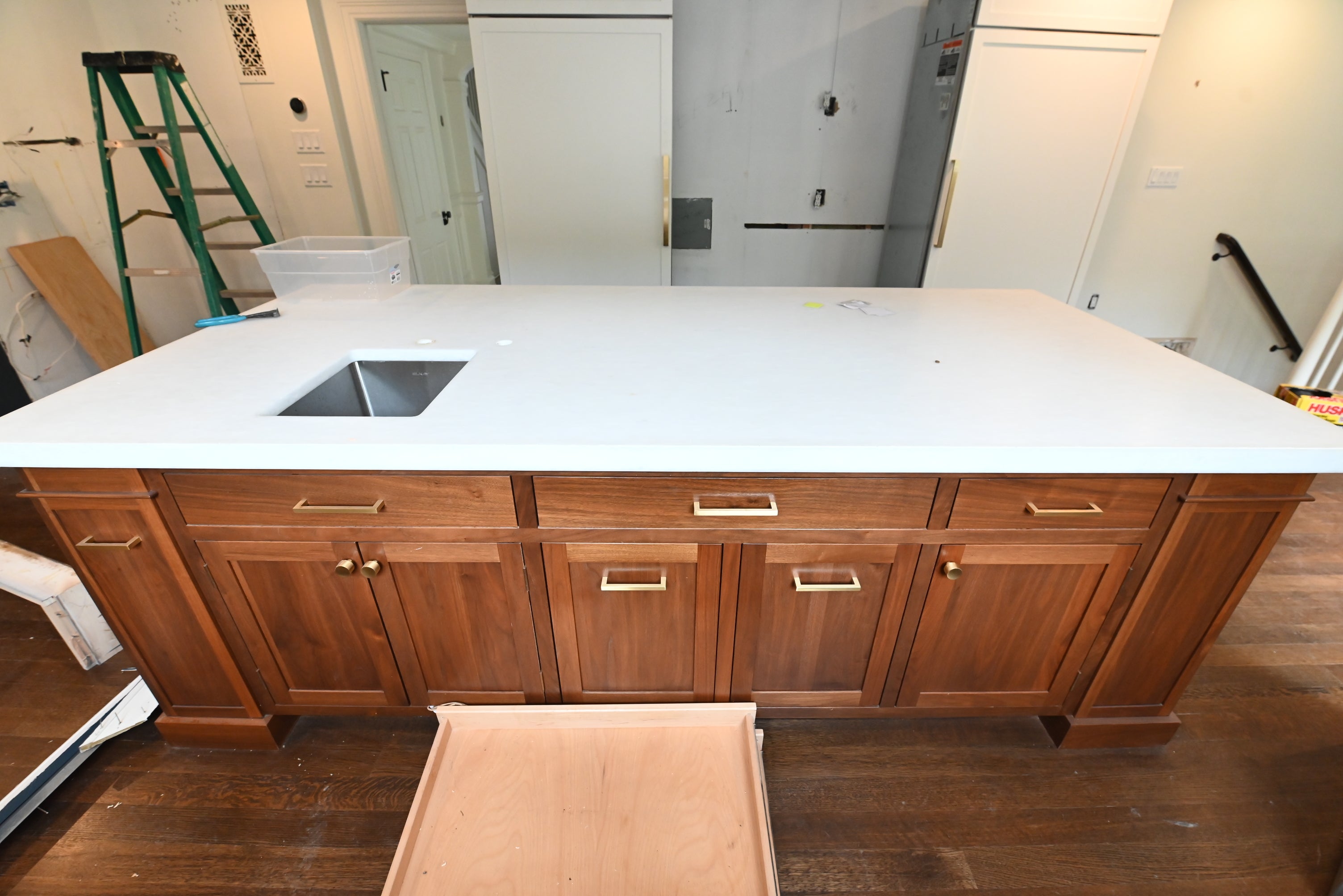 Prevo Transitional White Complete Kitchen Cabinets with Brown Wooden Island