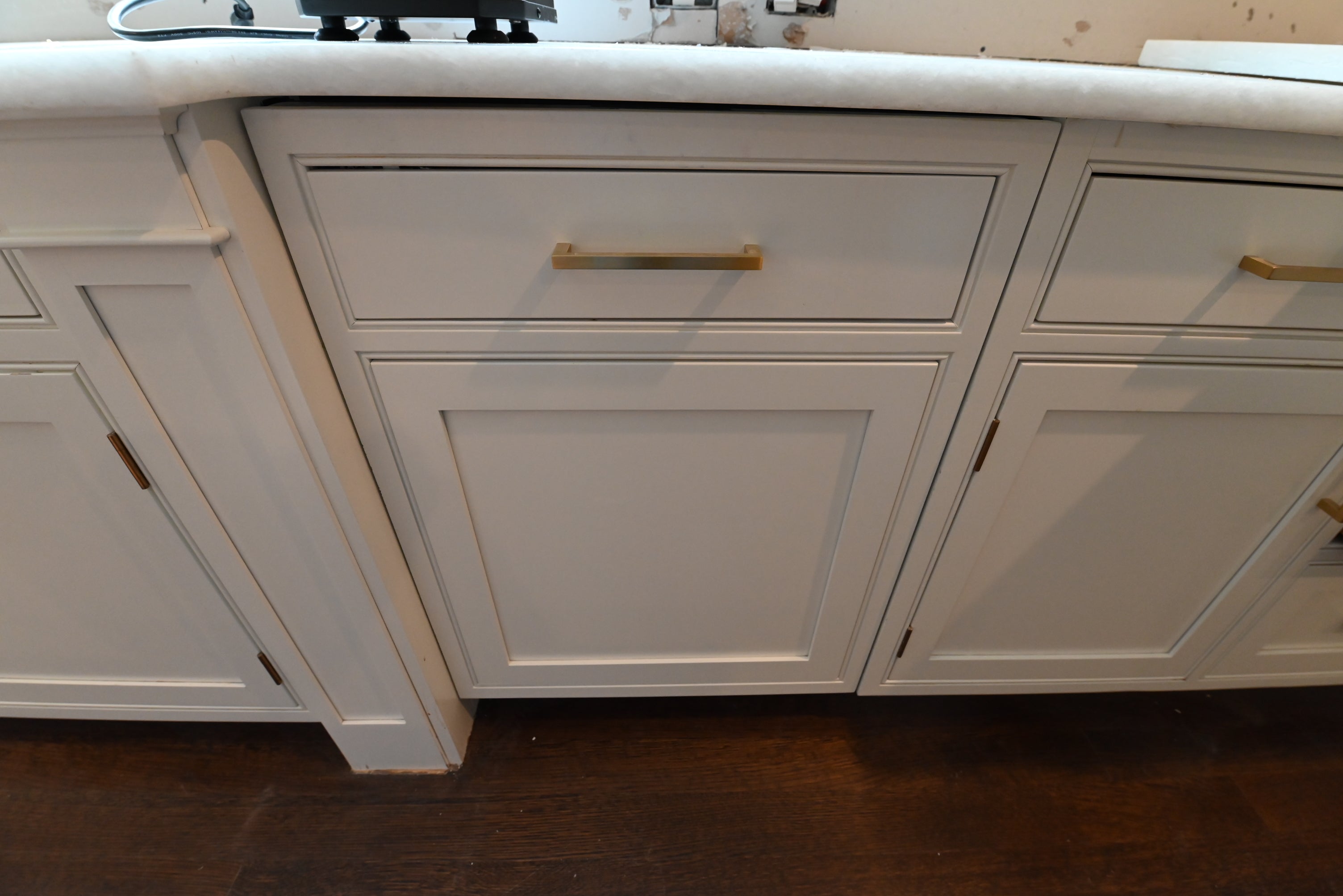 Prevo Transitional White Complete Kitchen Cabinets with Brown Wooden Island