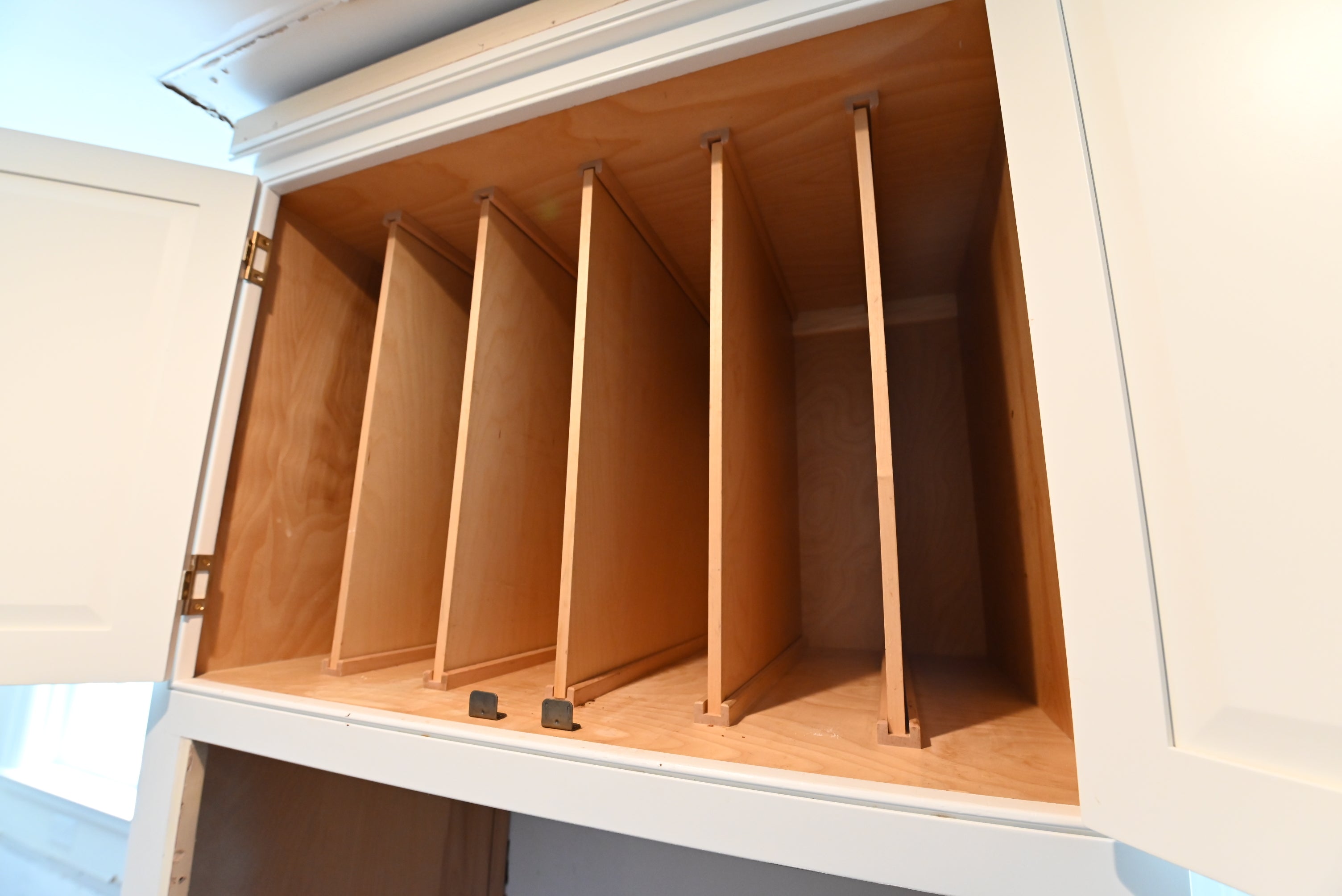 Prevo Transitional White Complete Kitchen Cabinets with Brown Wooden Island