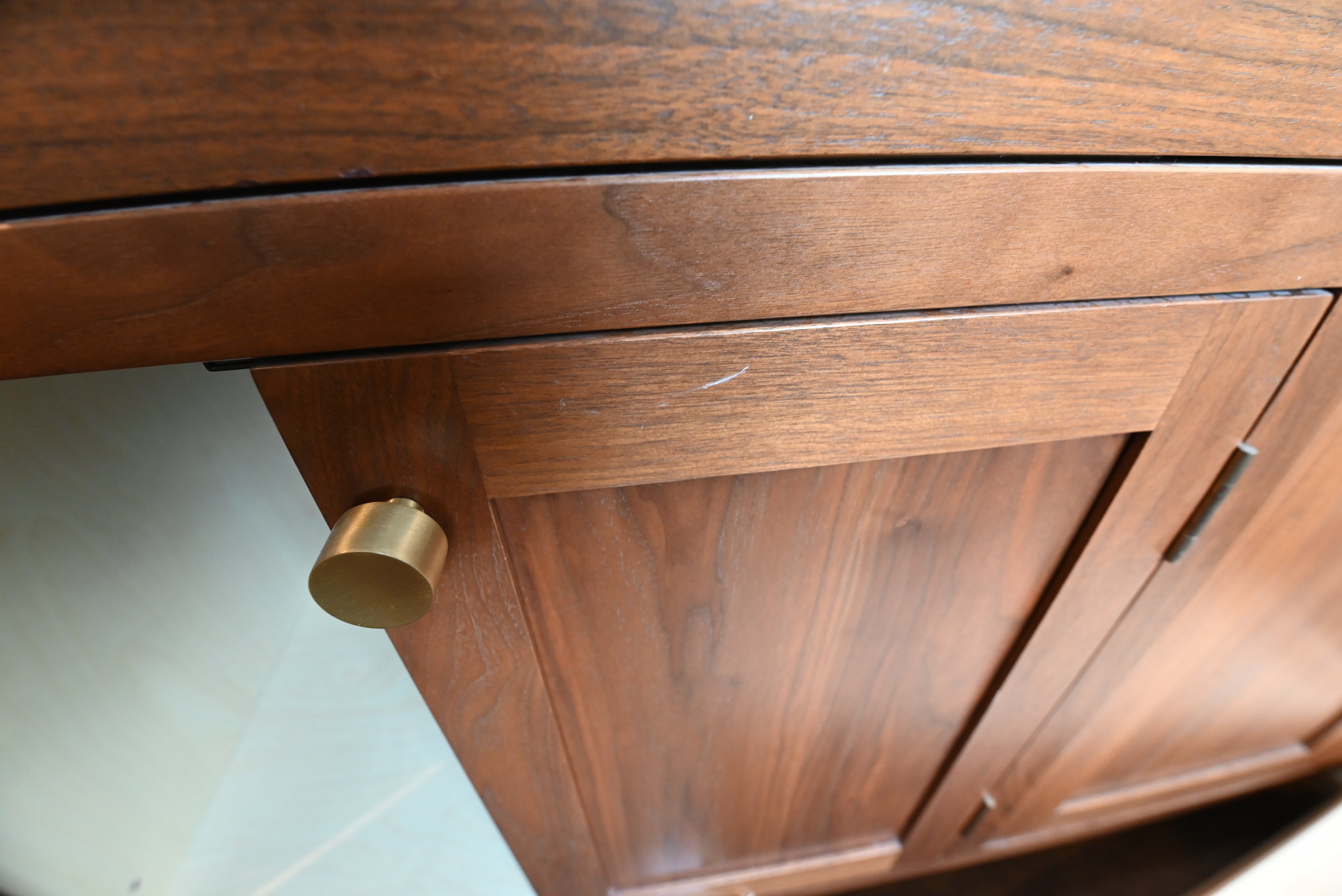 Prevo Transitional White Complete Kitchen Cabinets with Brown Wooden Island