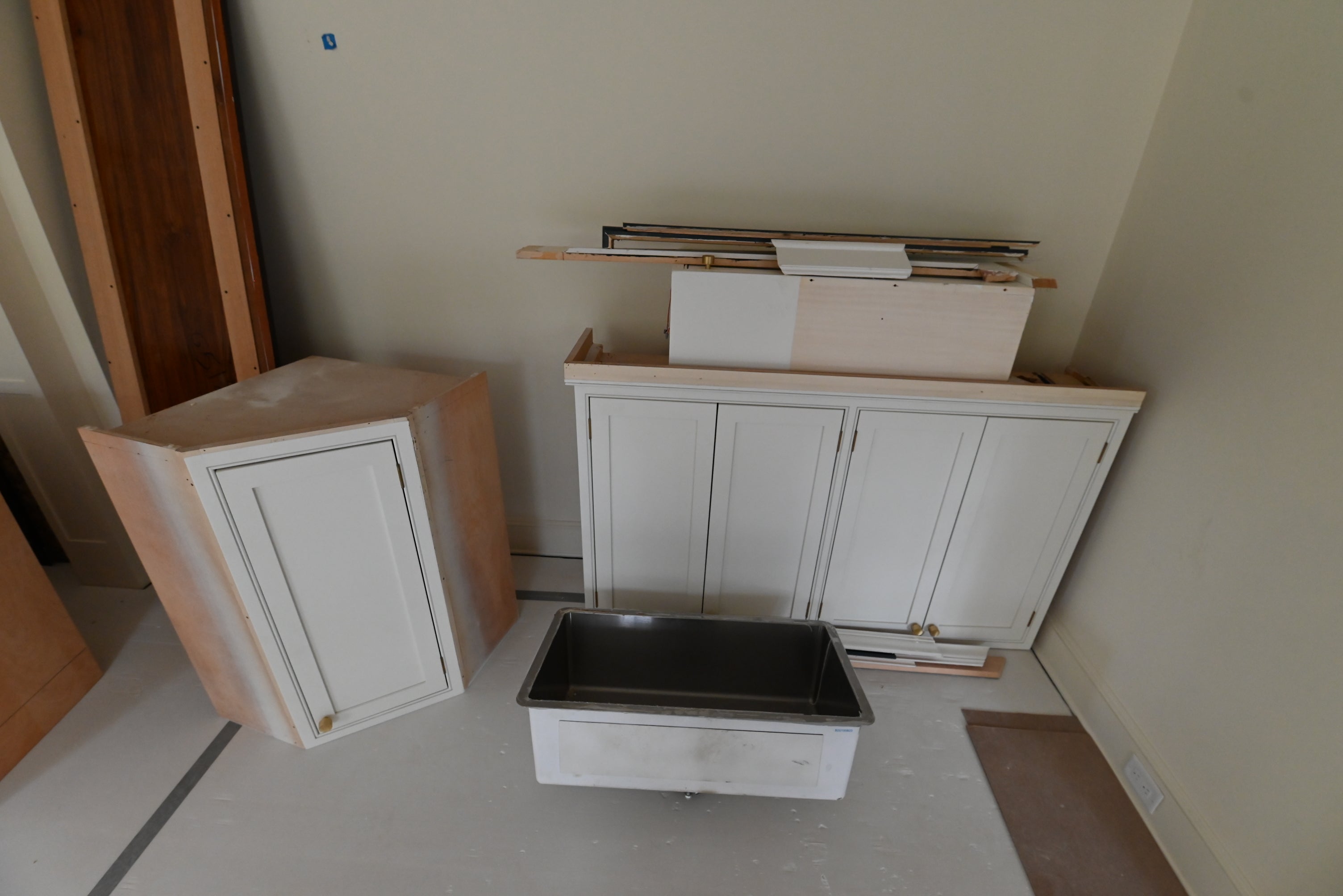 Prevo Transitional White Complete Kitchen Cabinets with Brown Wooden Island