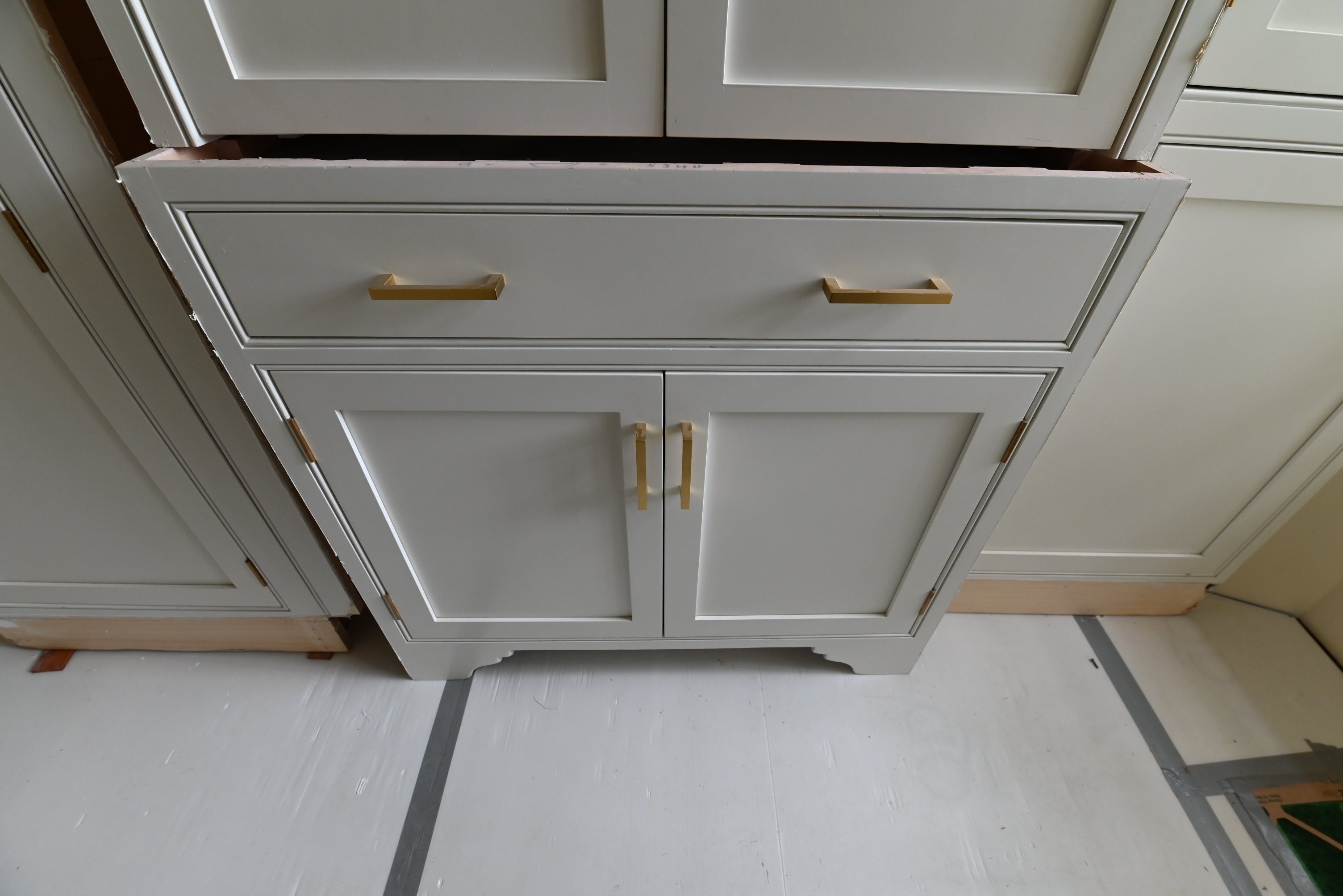 Prevo Transitional White Complete Kitchen Cabinets with Brown Wooden Island