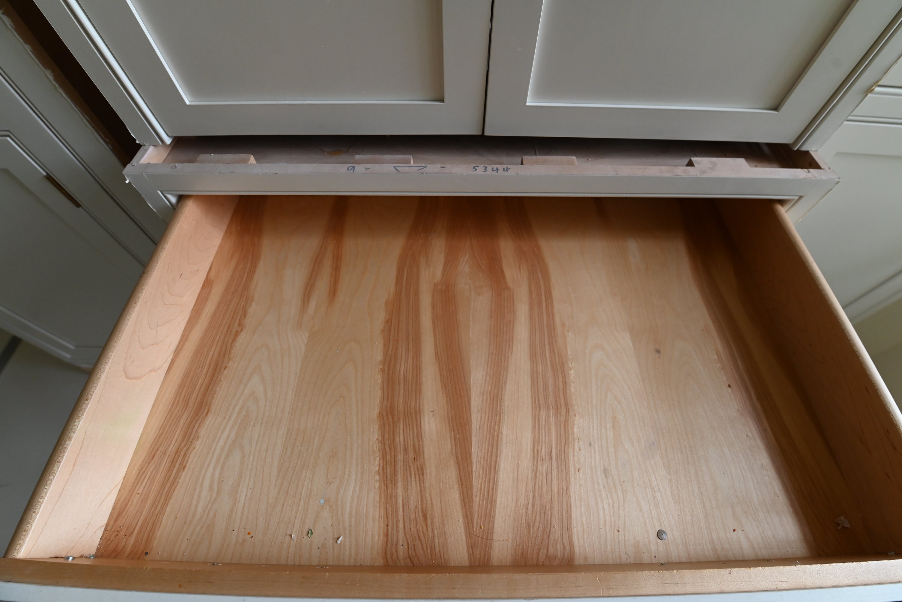 Prevo Transitional White Complete Kitchen Cabinets with Brown Wooden Island