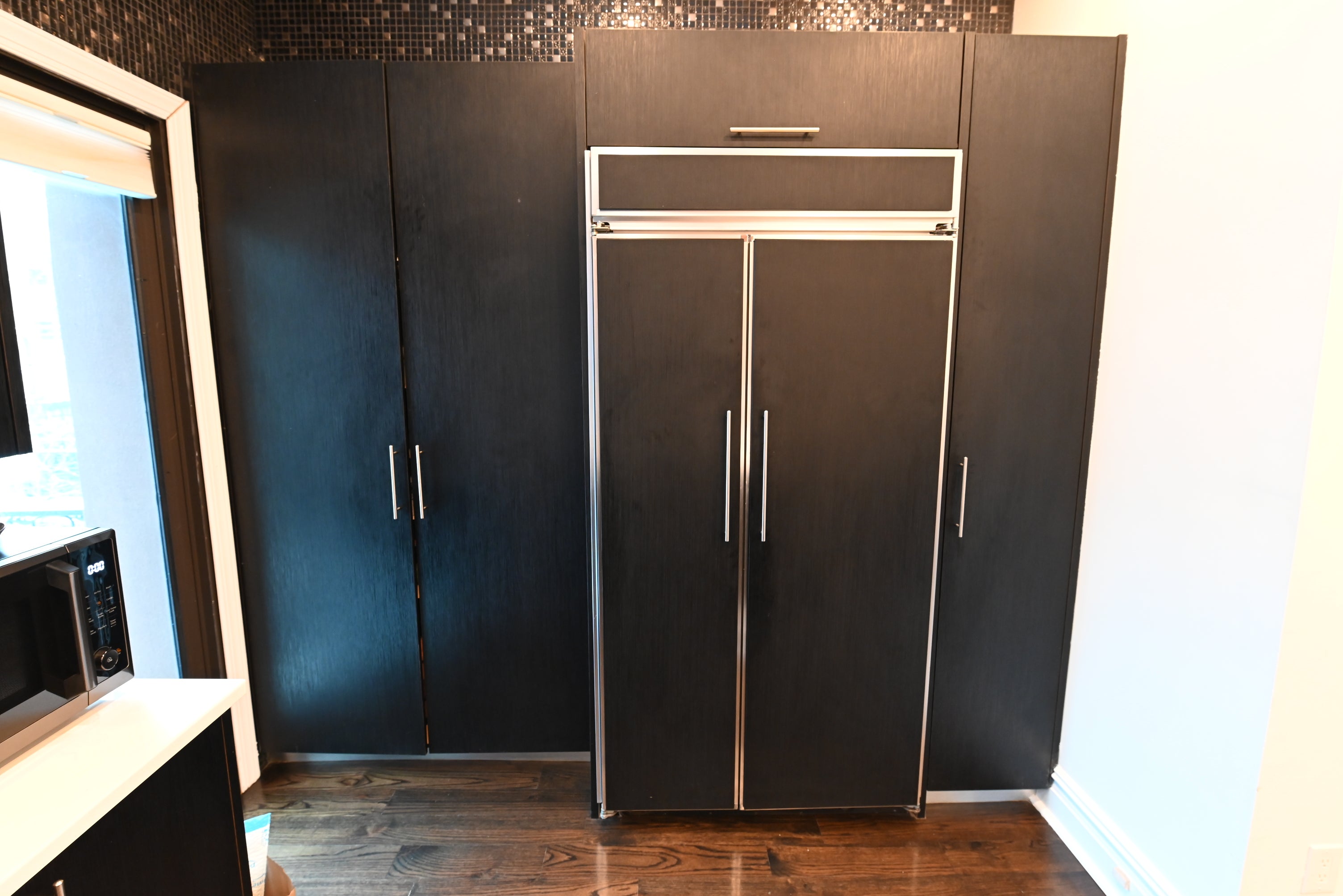 Dark Mocha Latte Modern Pre-Owned Kitchen