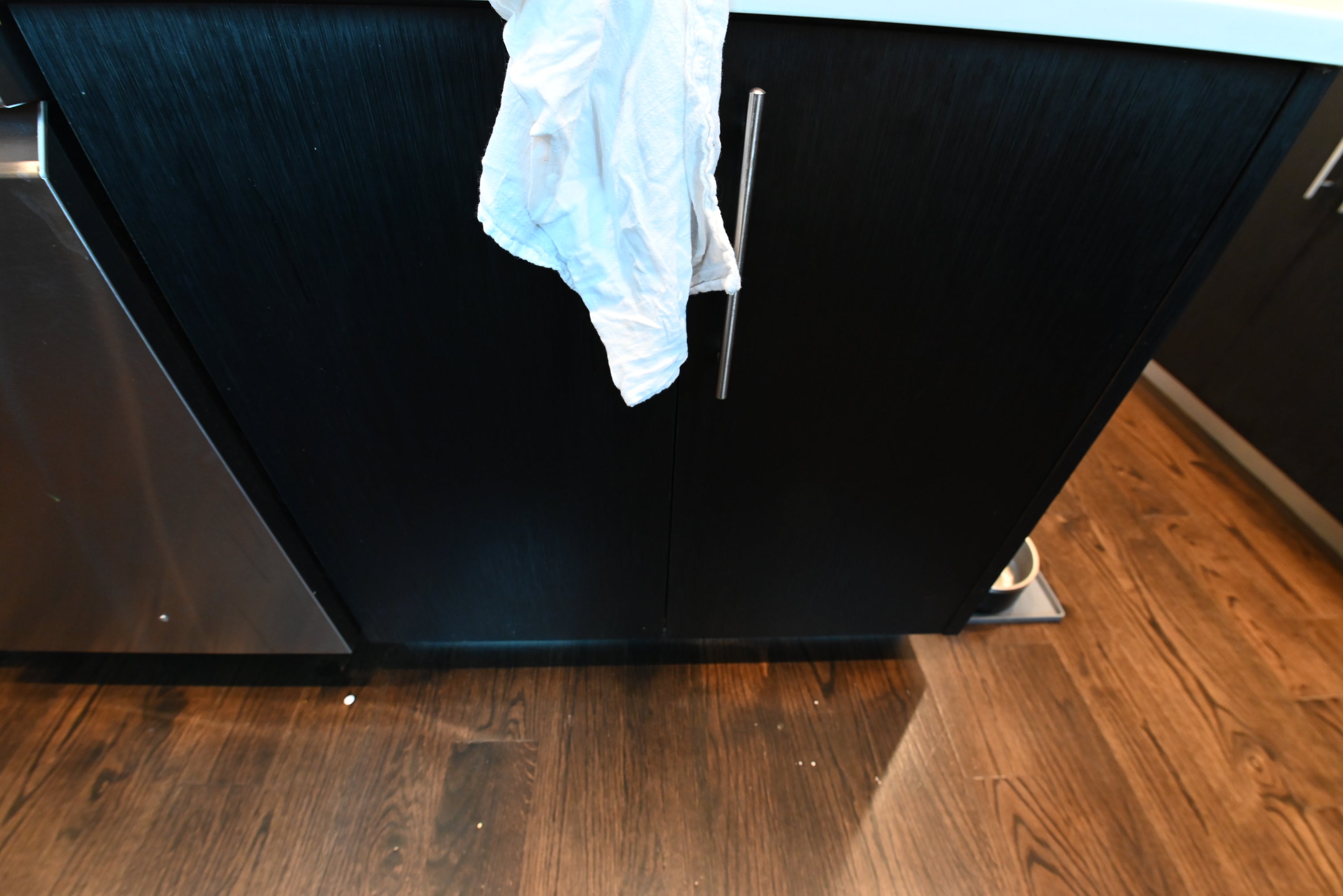 Dark Mocha Latte Modern Pre-Owned Kitchen