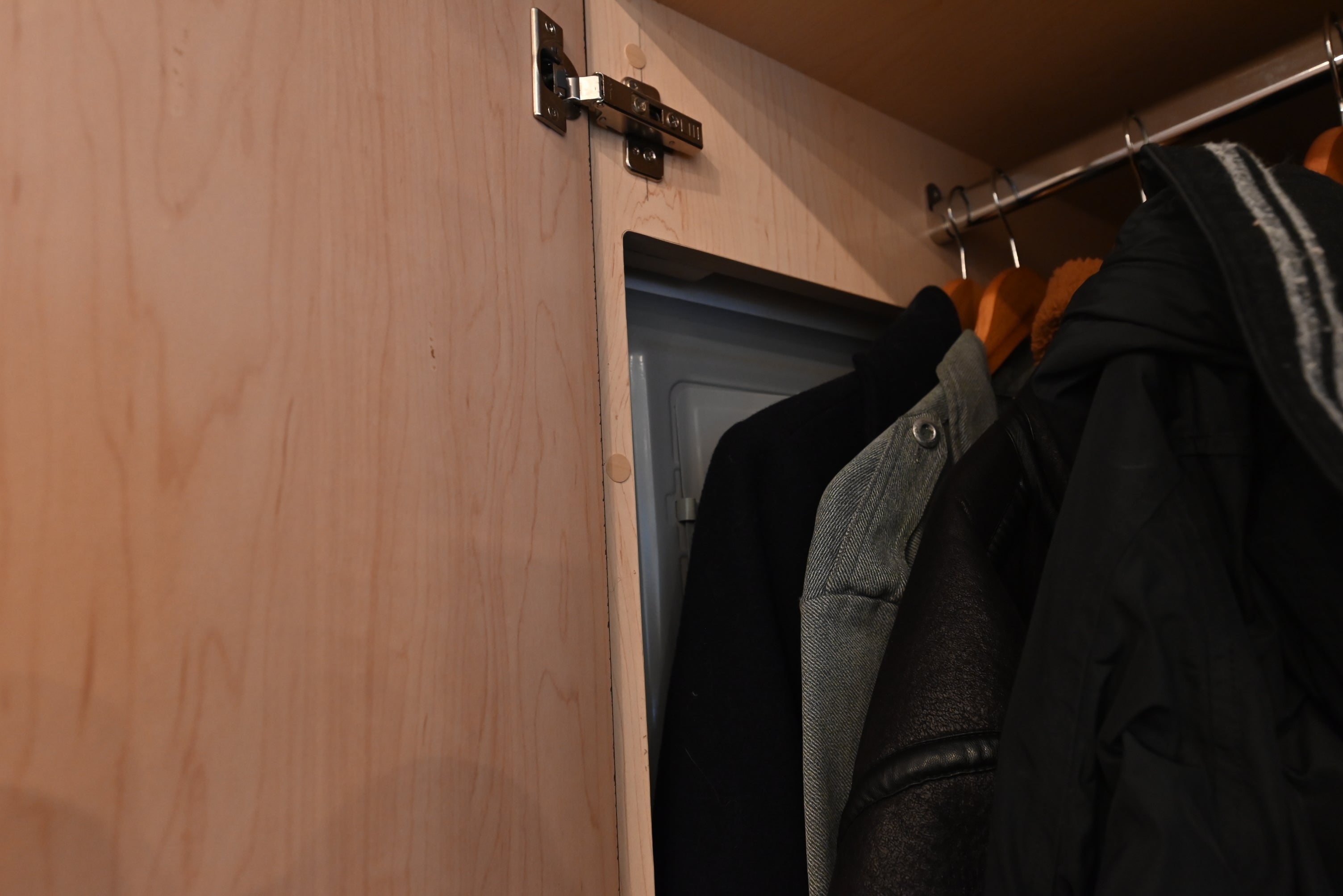 Dark Mocha Latte Modern Pre-Owned Kitchen