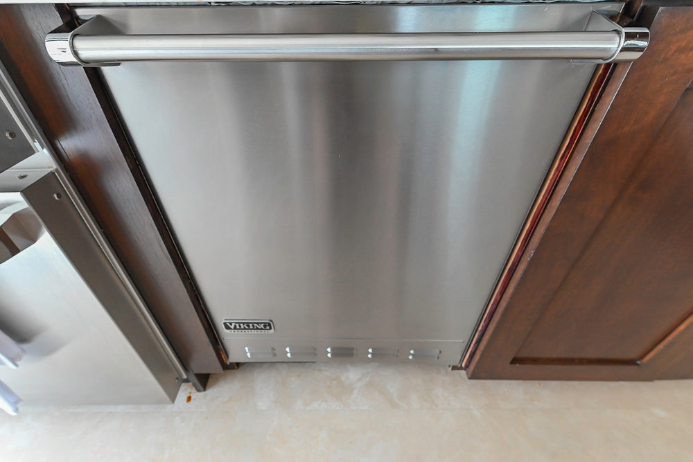 Dark Wooden Traditional Kitchen with Marble Island and Viking Appliance Package