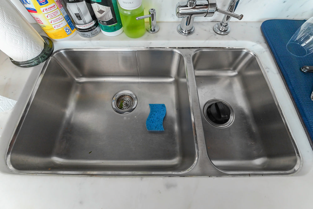 Dark Wooden Traditional Kitchen with Marble Island and Viking Appliance Package